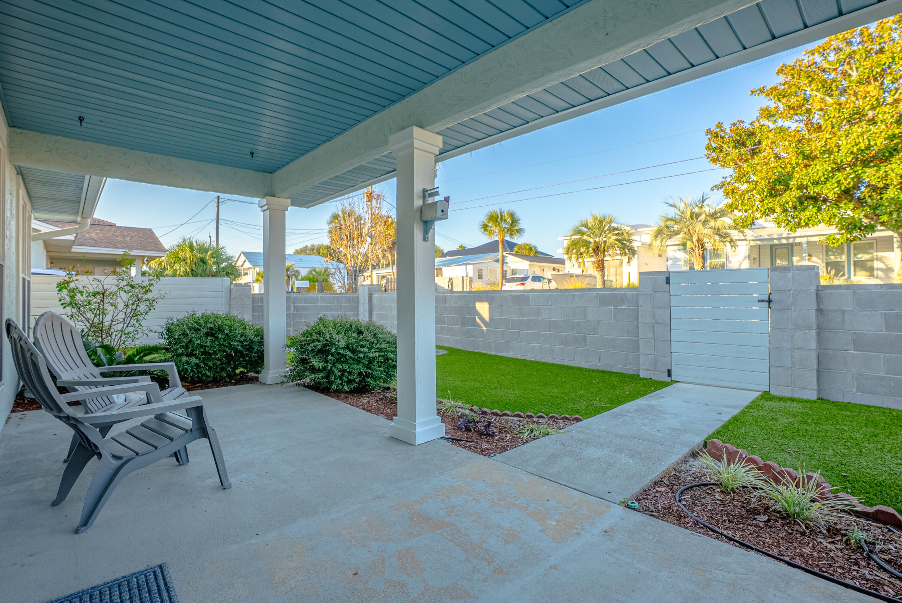 LAGUNA BEACH ESTATES 2ND ADDN - Residential Lease