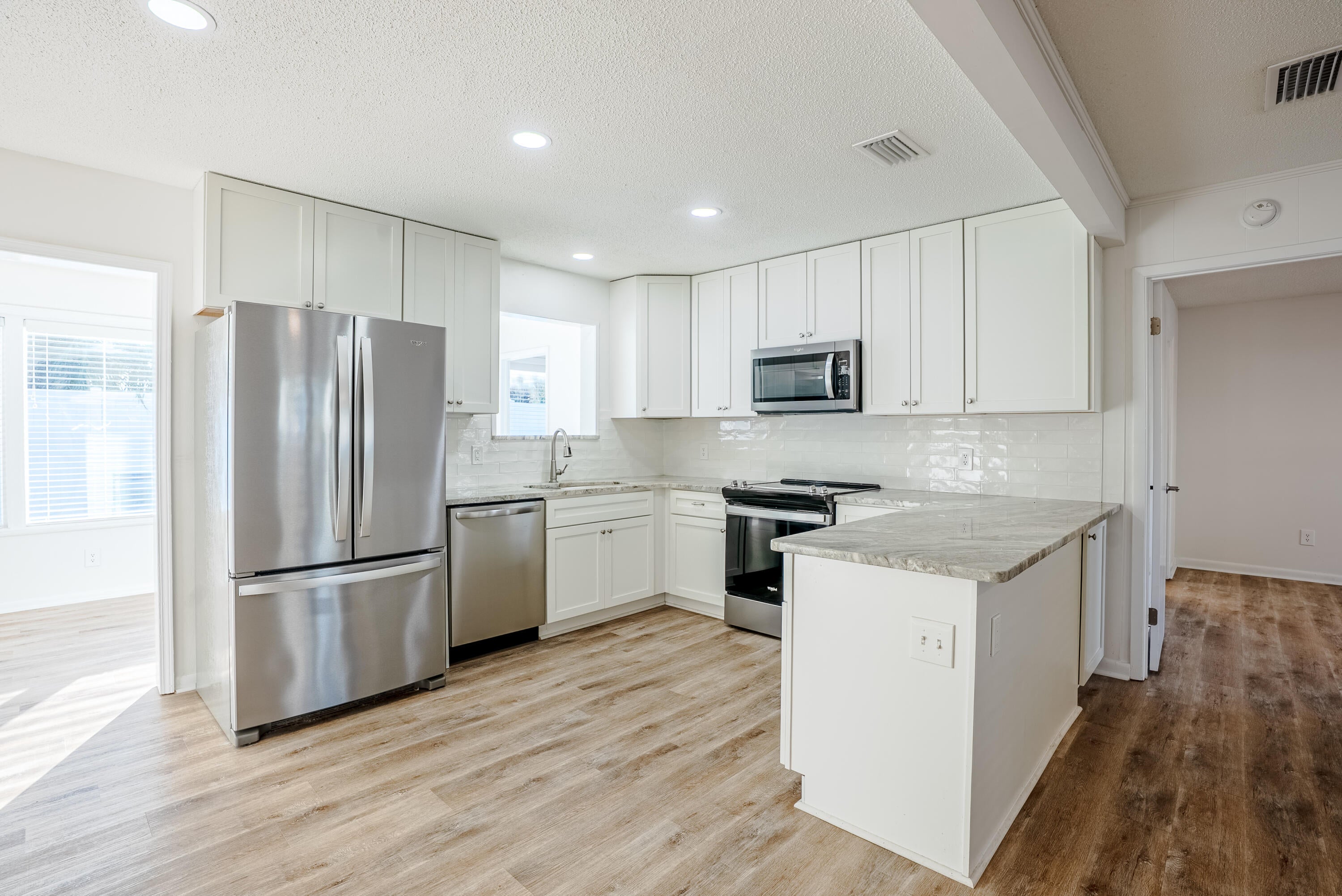LAGUNA BEACH ESTATES 2ND ADDN - Residential Lease