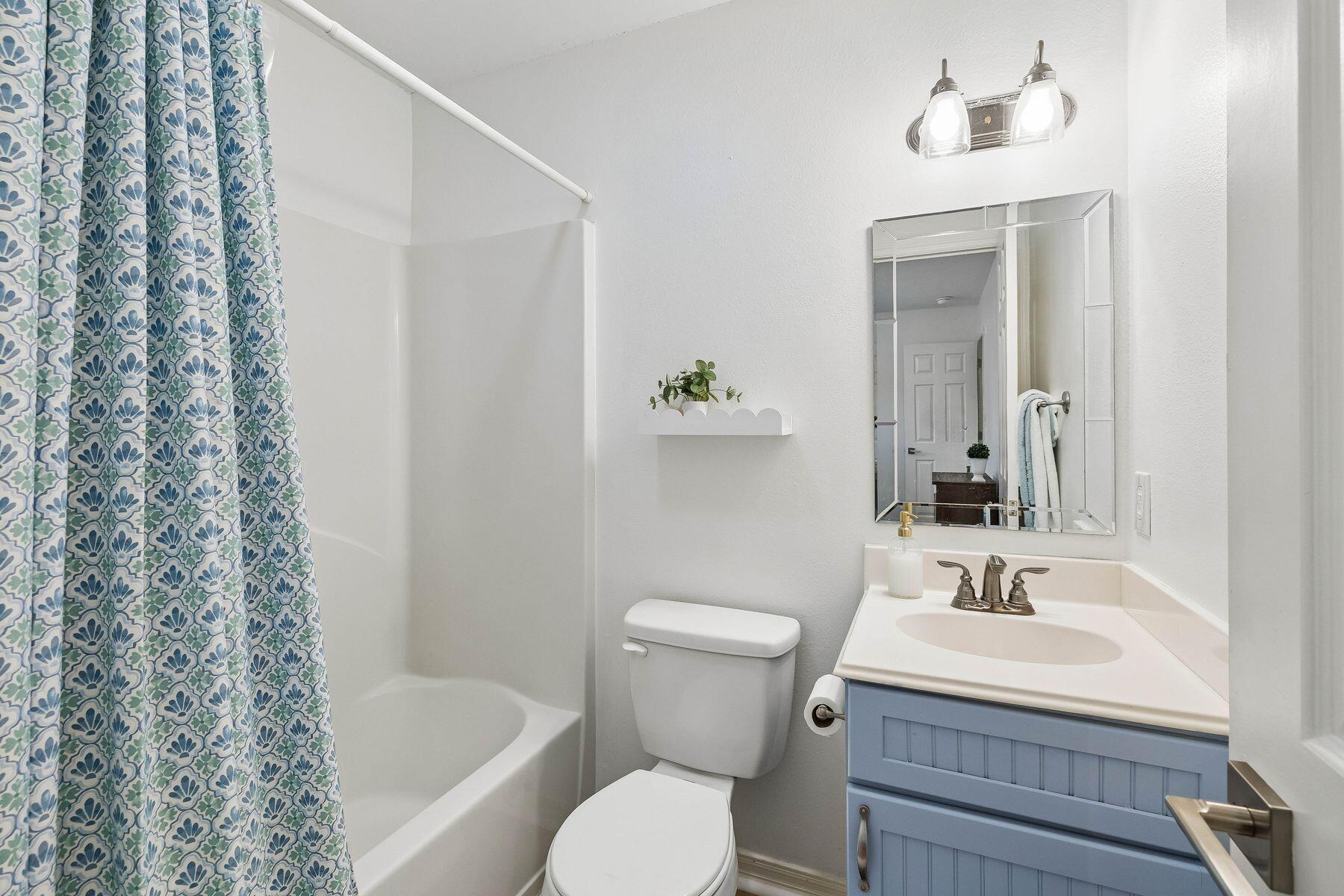 BEACHSIDE VILLAS CONDO - Residential