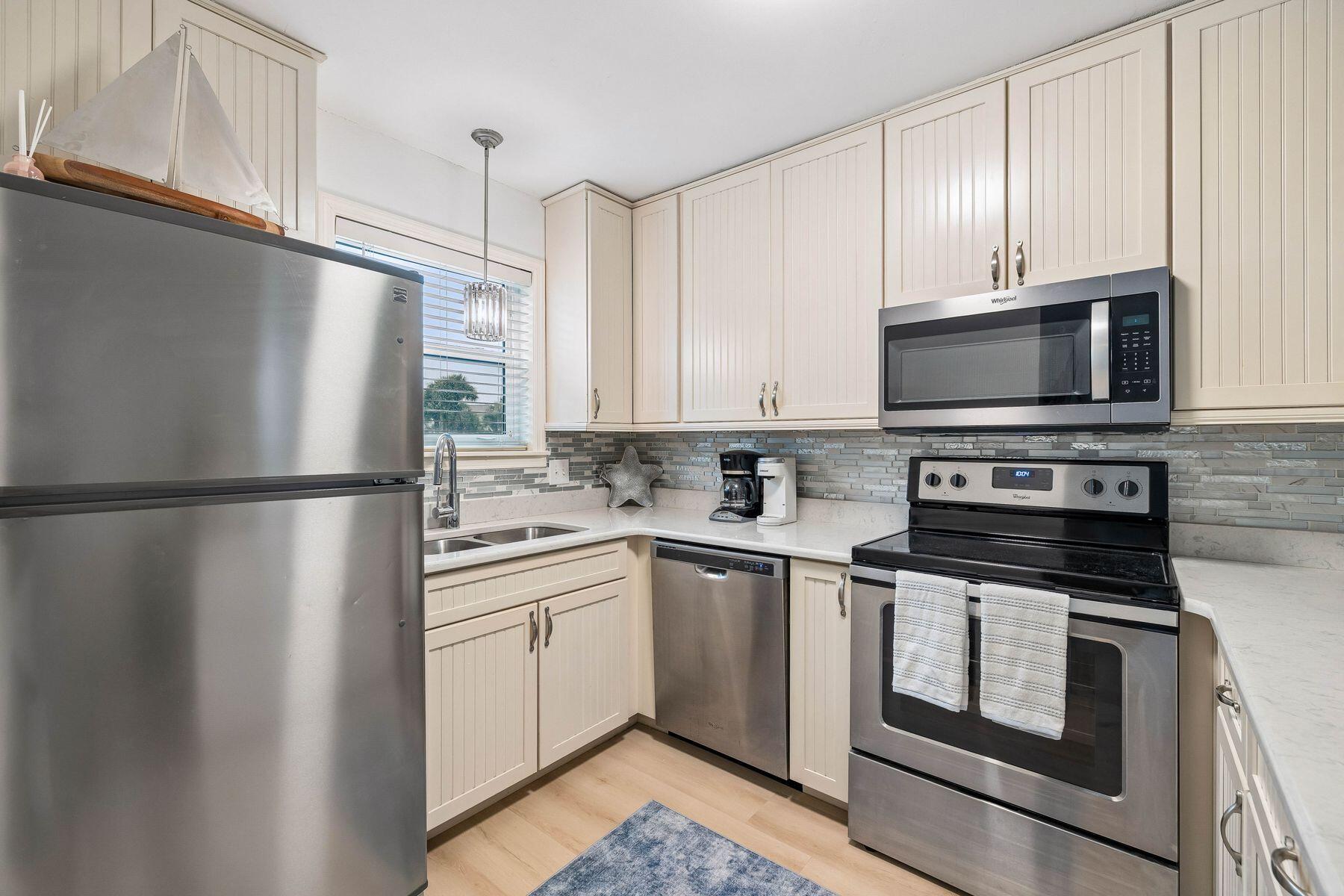 BEACHSIDE VILLAS CONDO - Residential