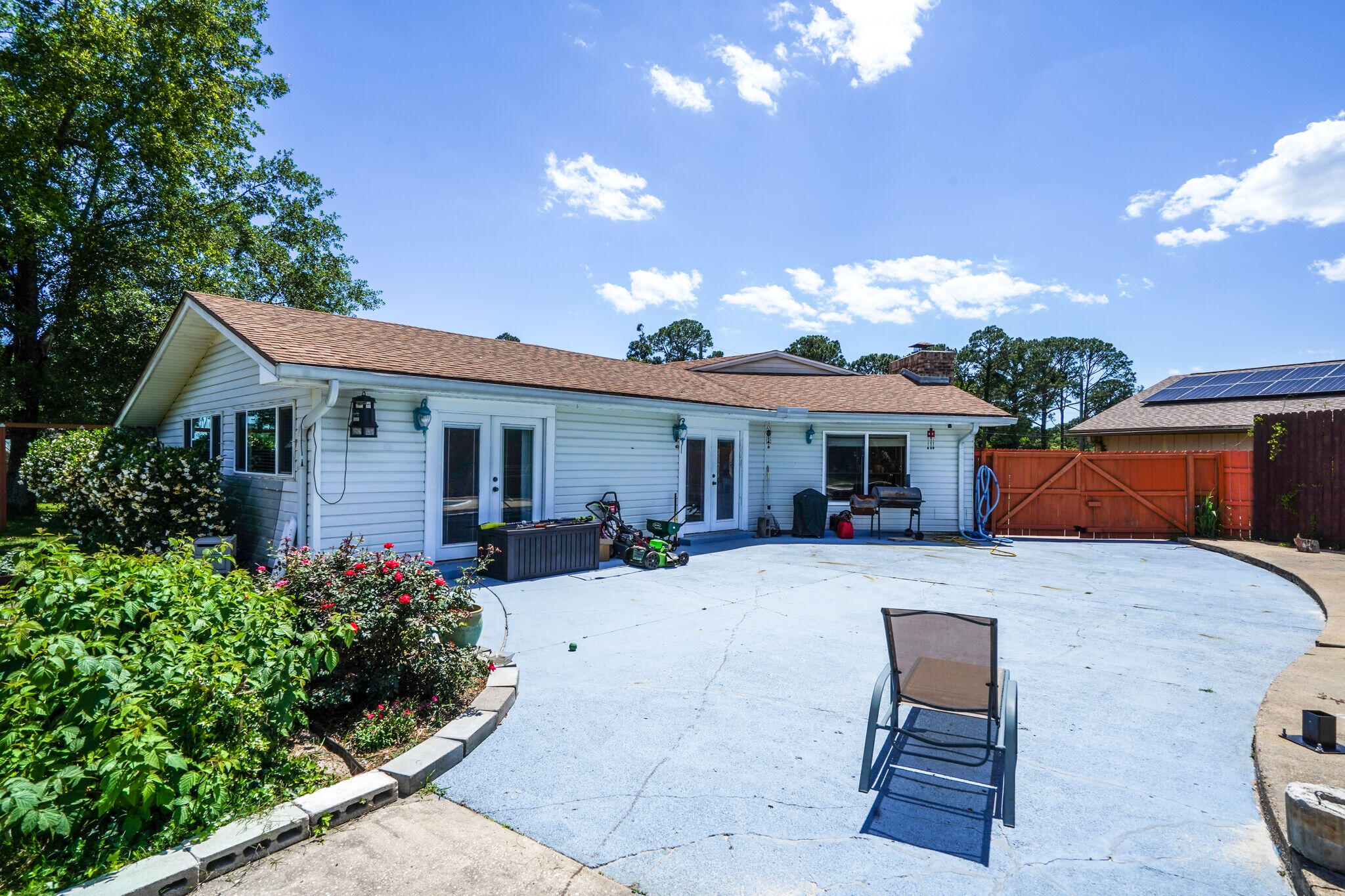 TANGLEWOOD S/D 1ST ADDN - Residential