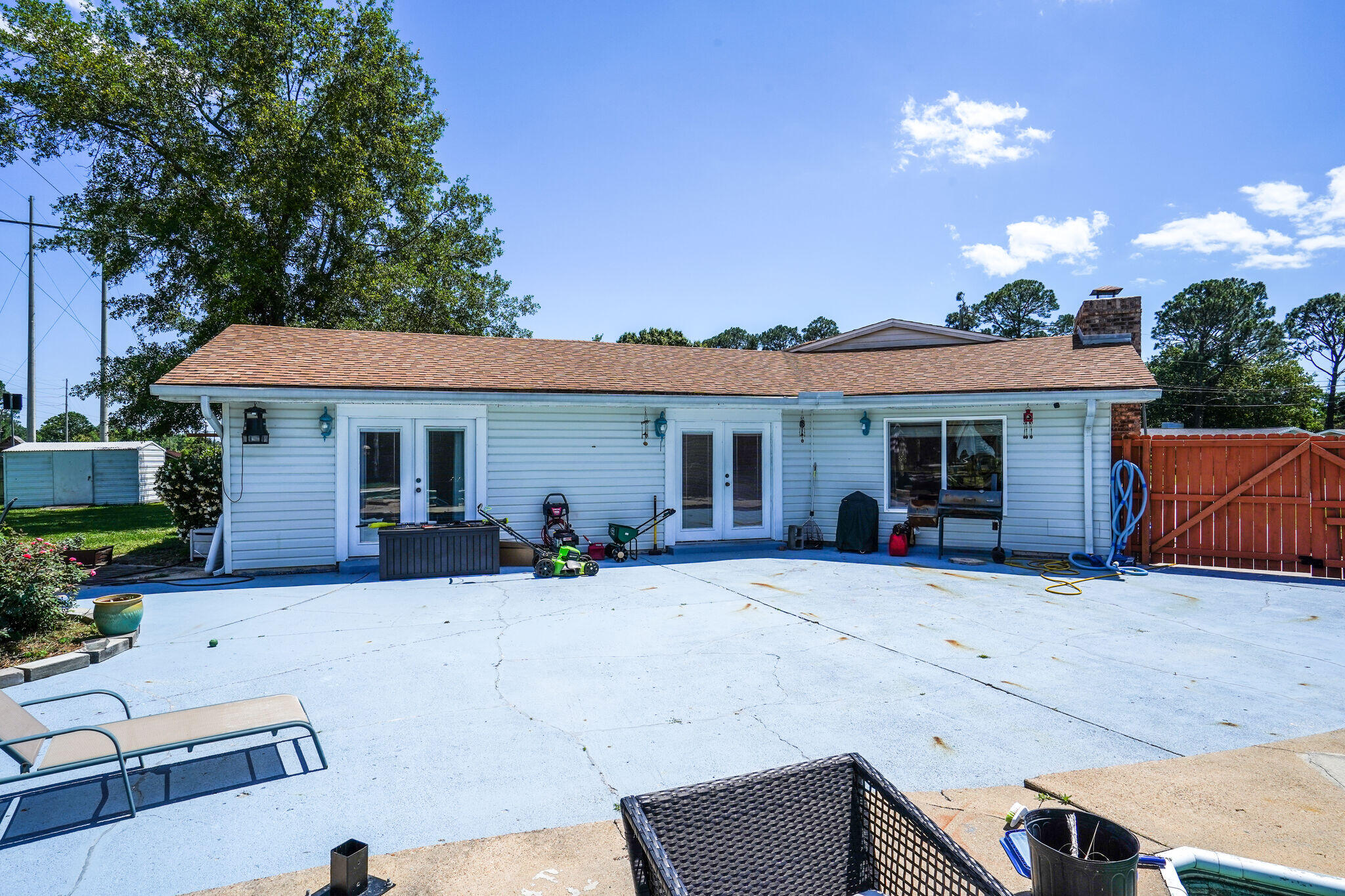 TANGLEWOOD S/D 1ST ADDN - Residential