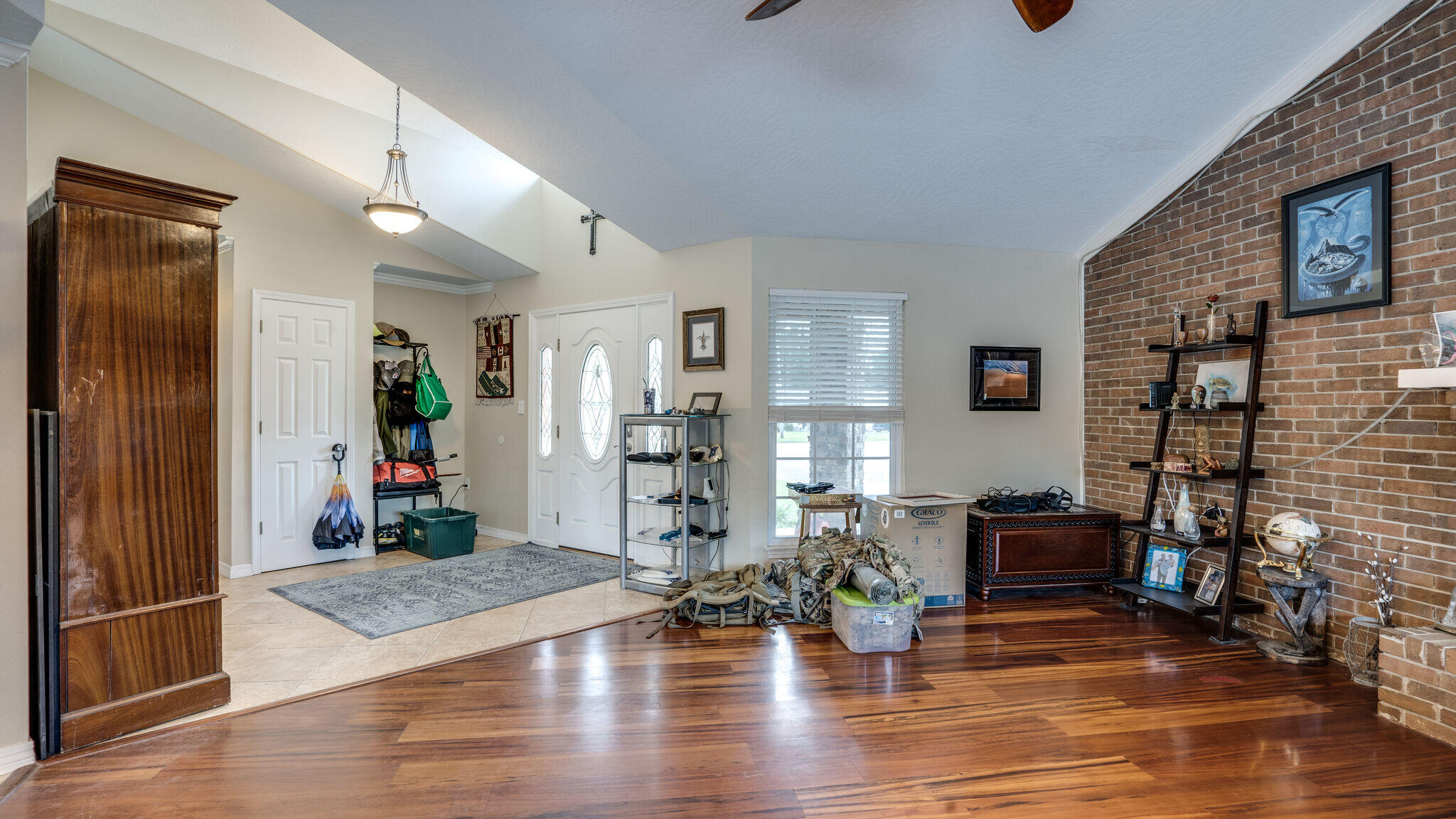 TANGLEWOOD S/D 1ST ADDN - Residential