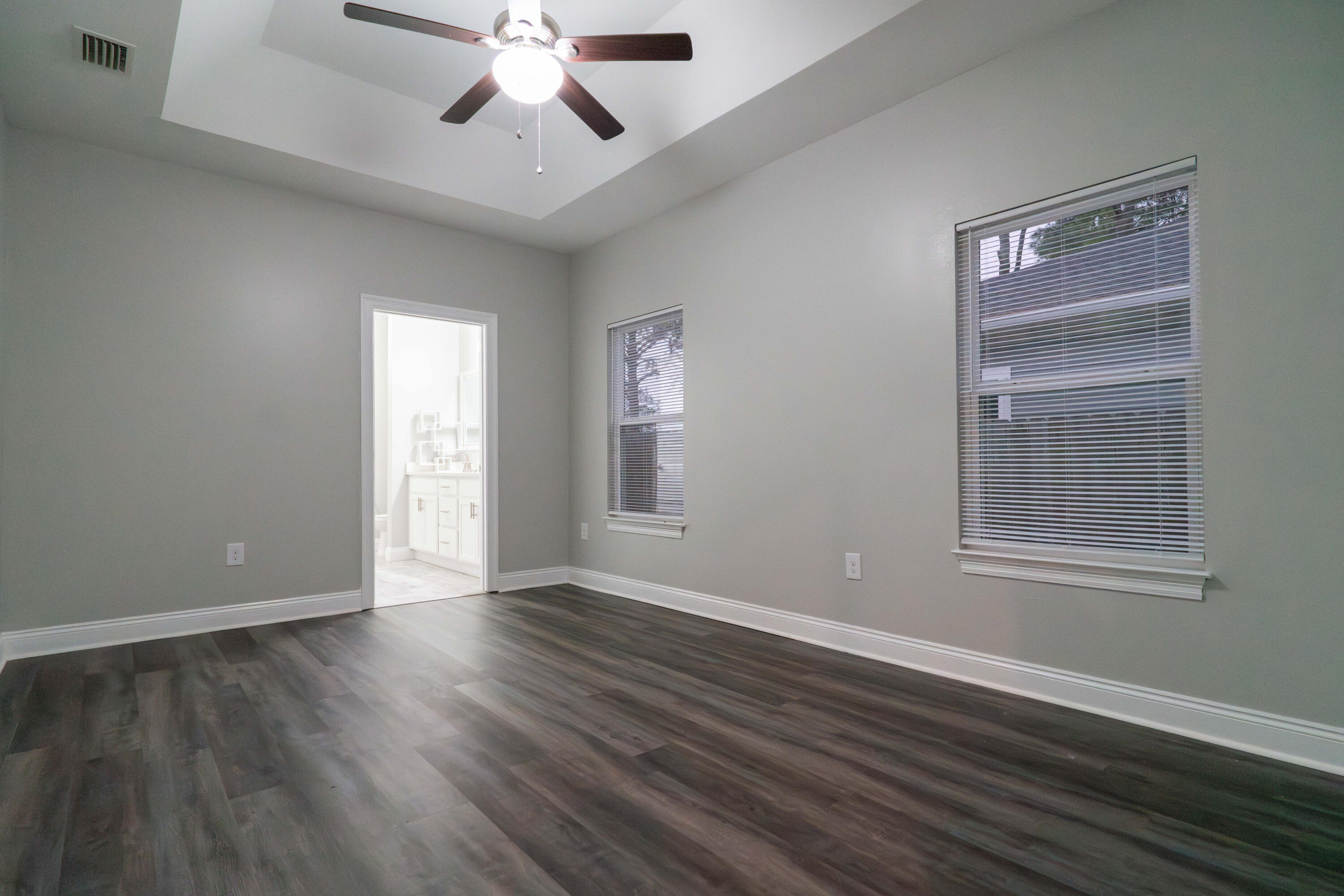 CRESCENT SHORES - Residential