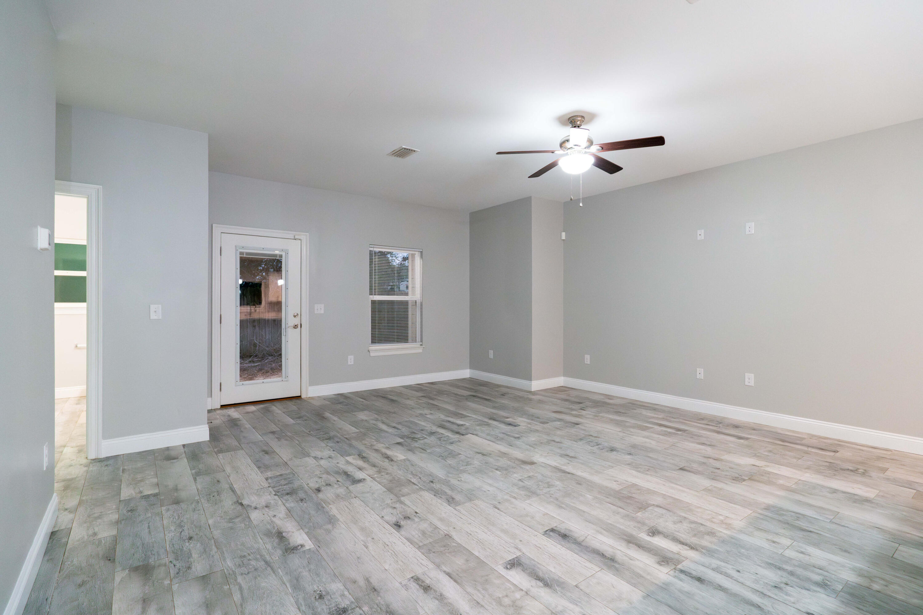 CRESCENT SHORES - Residential