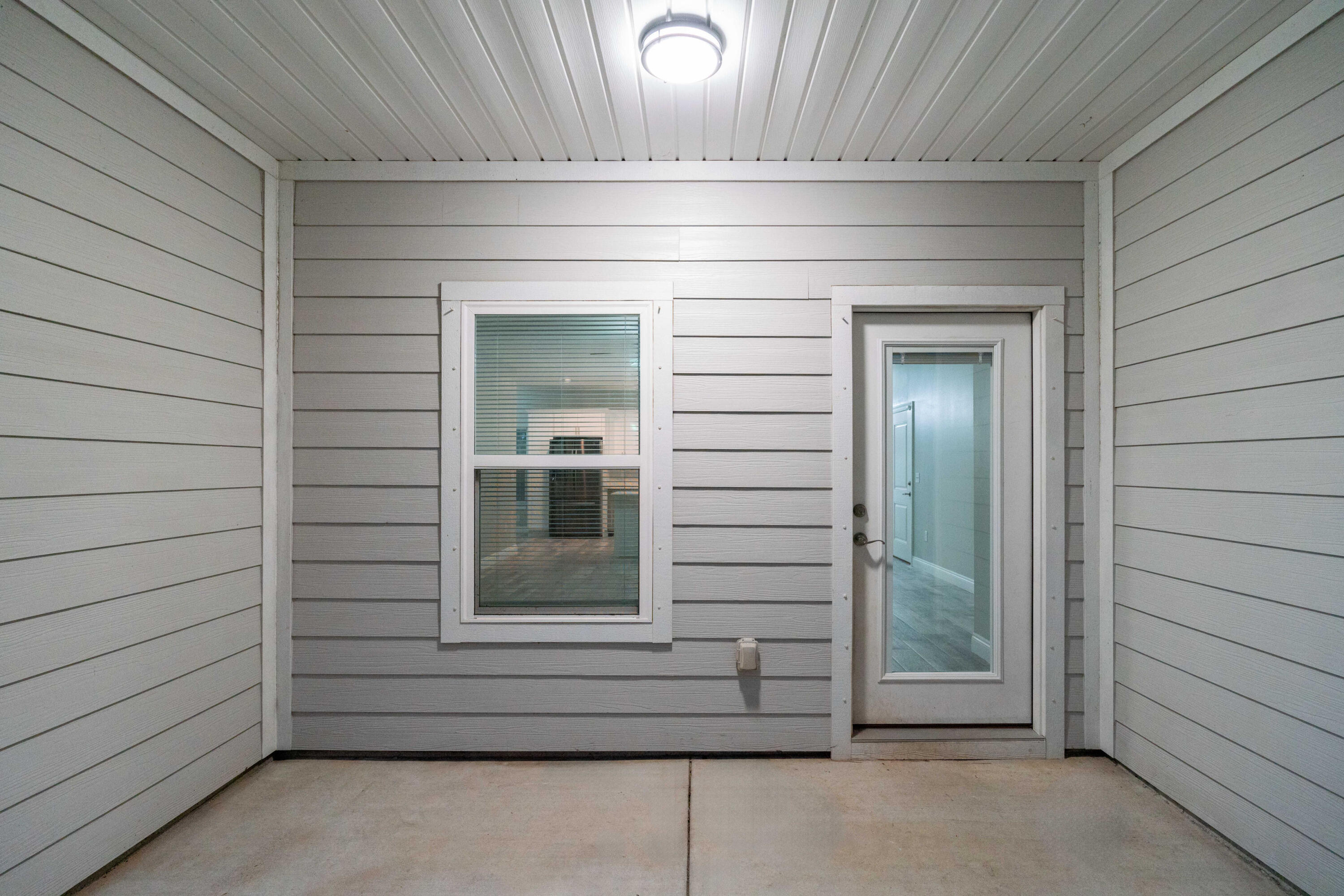 CRESCENT SHORES - Residential