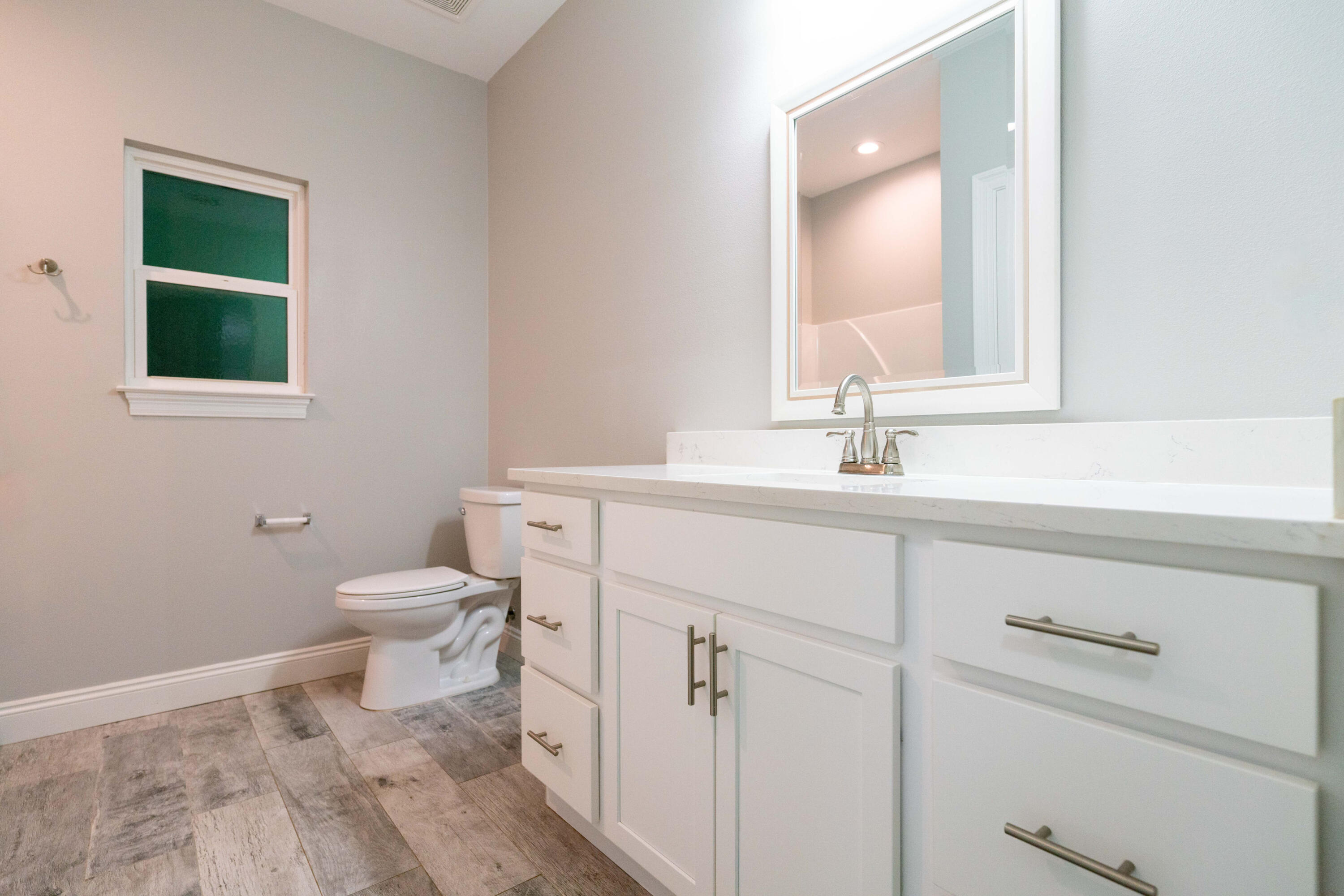 CRESCENT SHORES - Residential