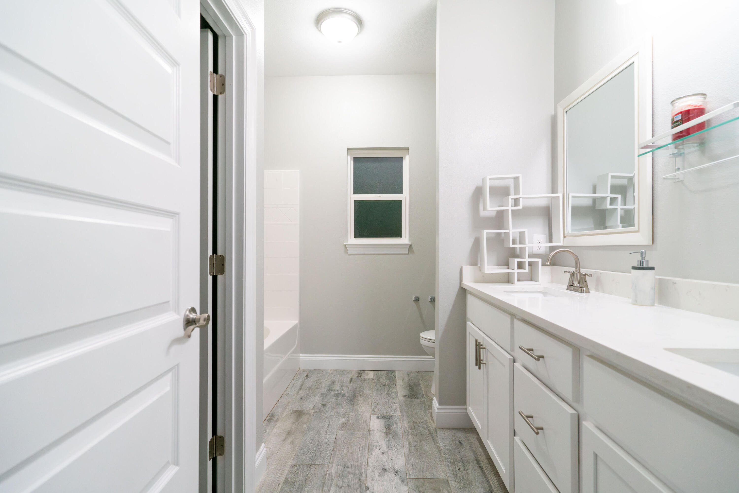 CRESCENT SHORES - Residential