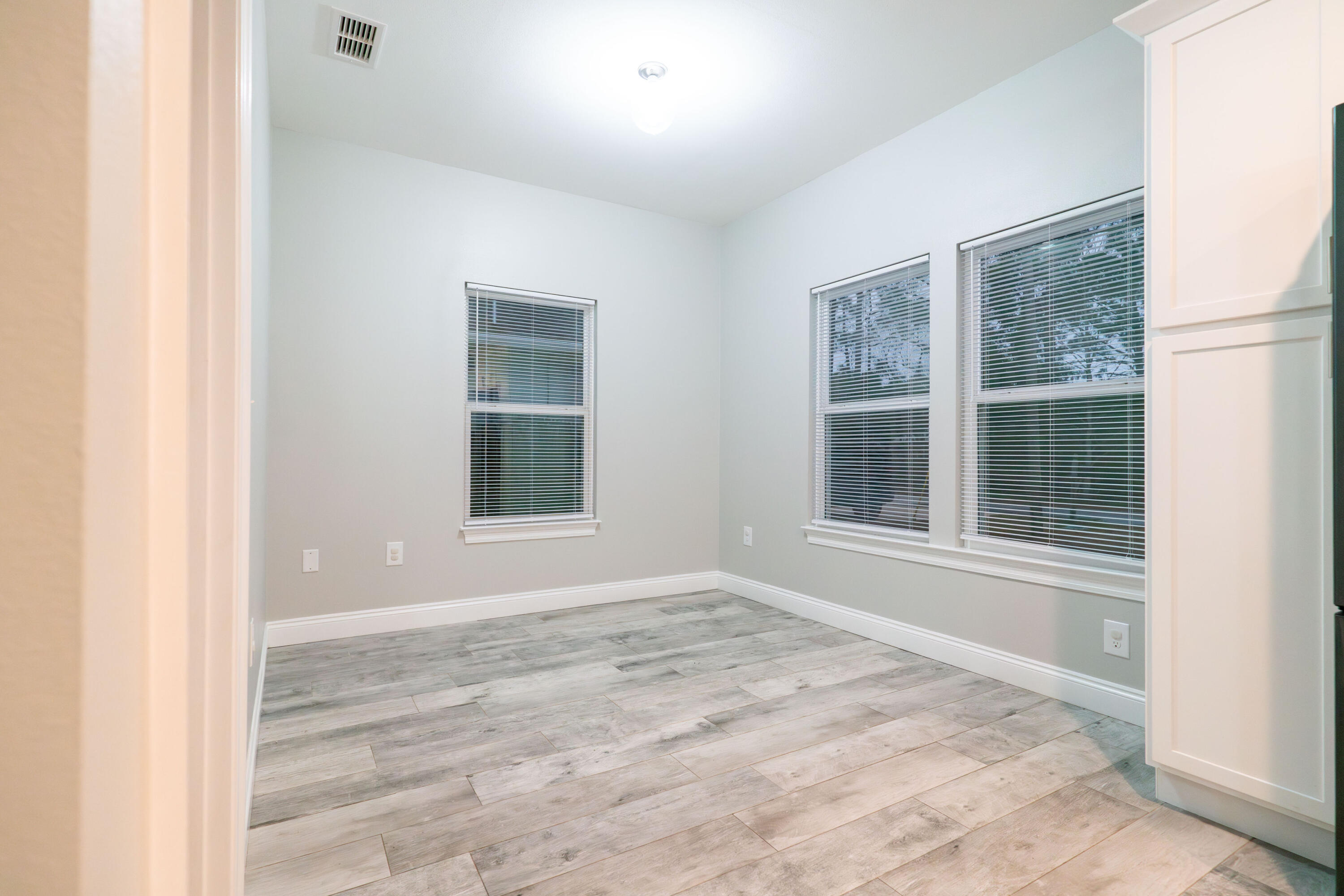 CRESCENT SHORES - Residential