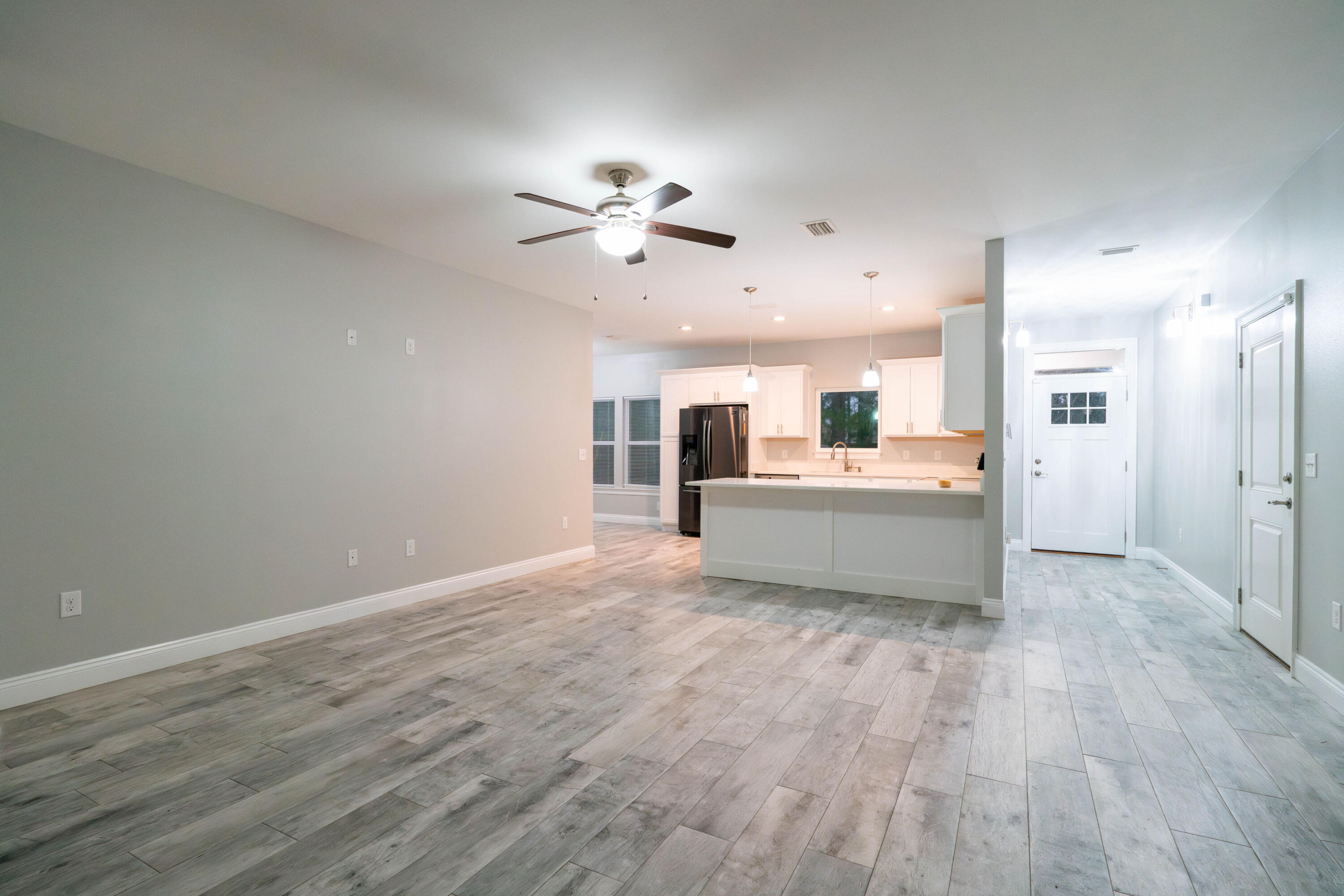 CRESCENT SHORES - Residential