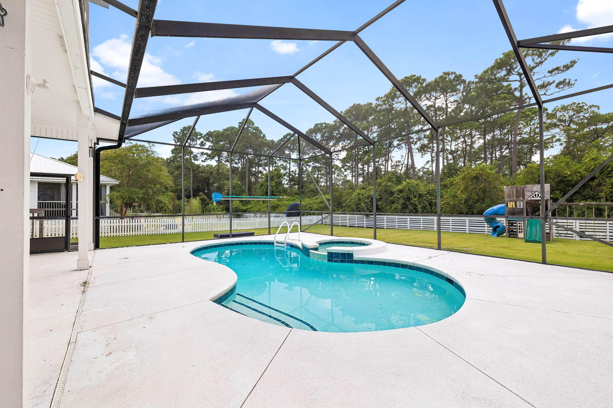 SEA DUNES - Residential