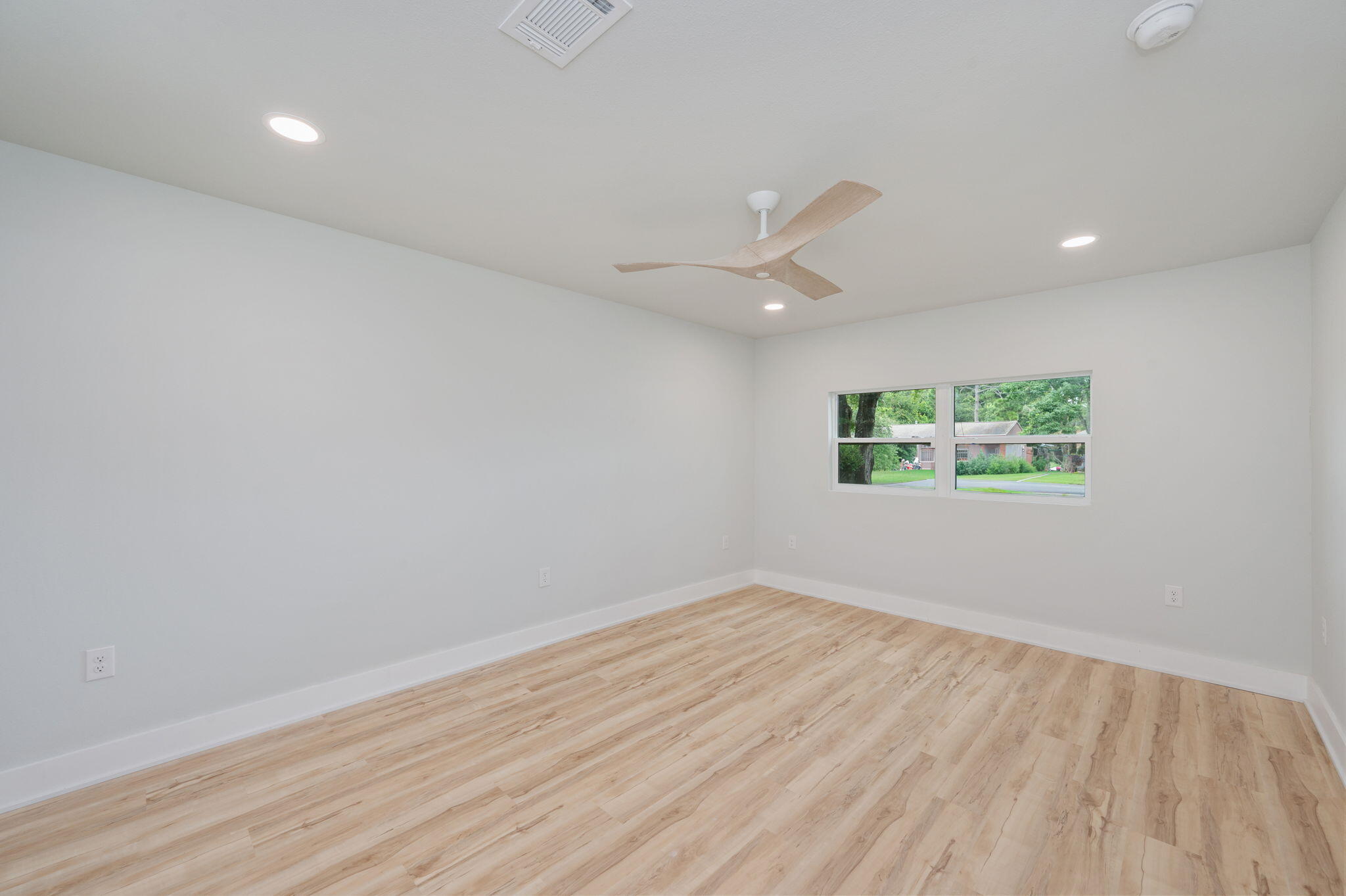 PORT DIXIE S1/2 OF LOTS 12 13, 14-BLK - Residential