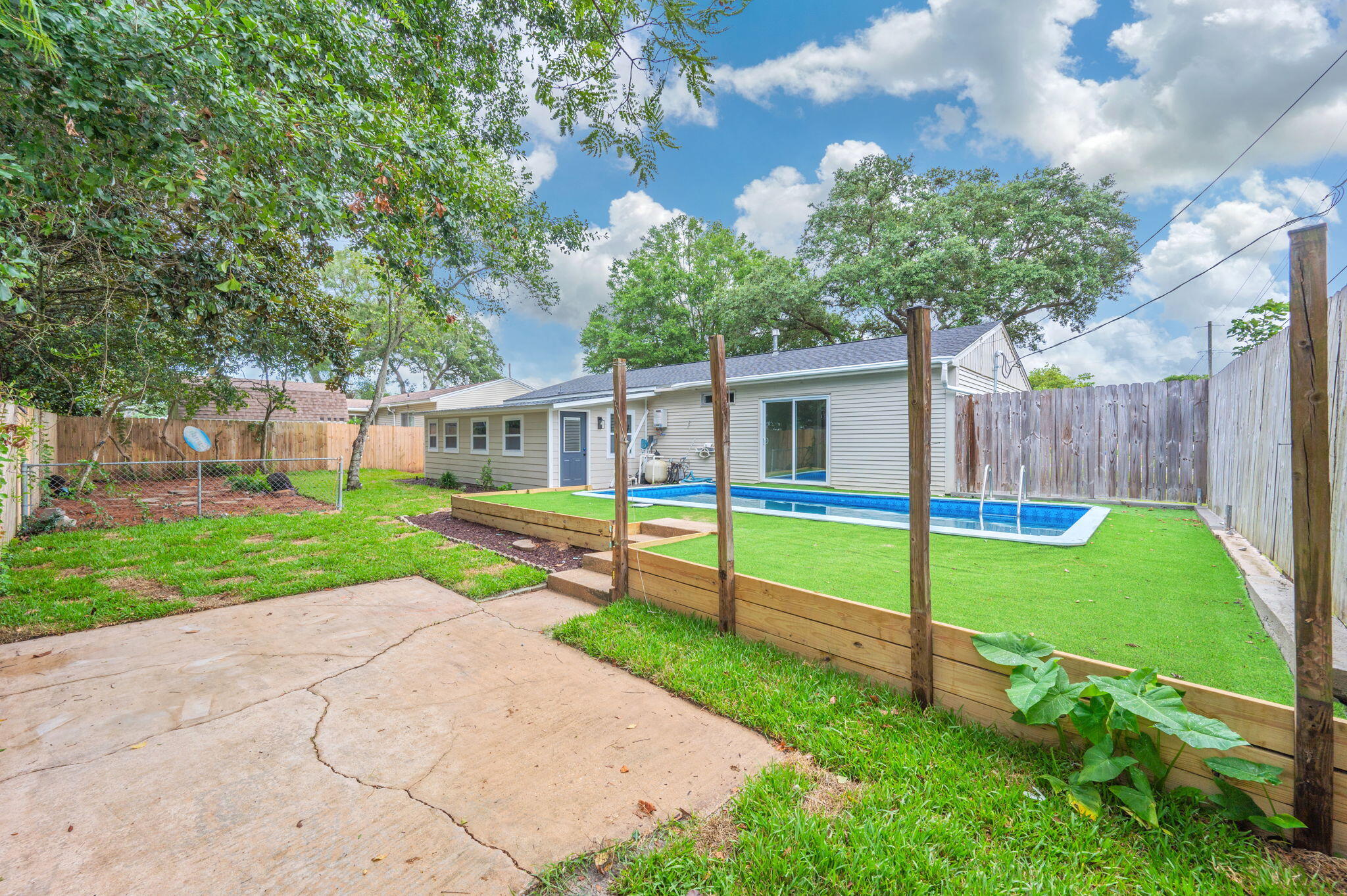PORT DIXIE S1/2 OF LOTS 12 13, 14-BLK - Residential