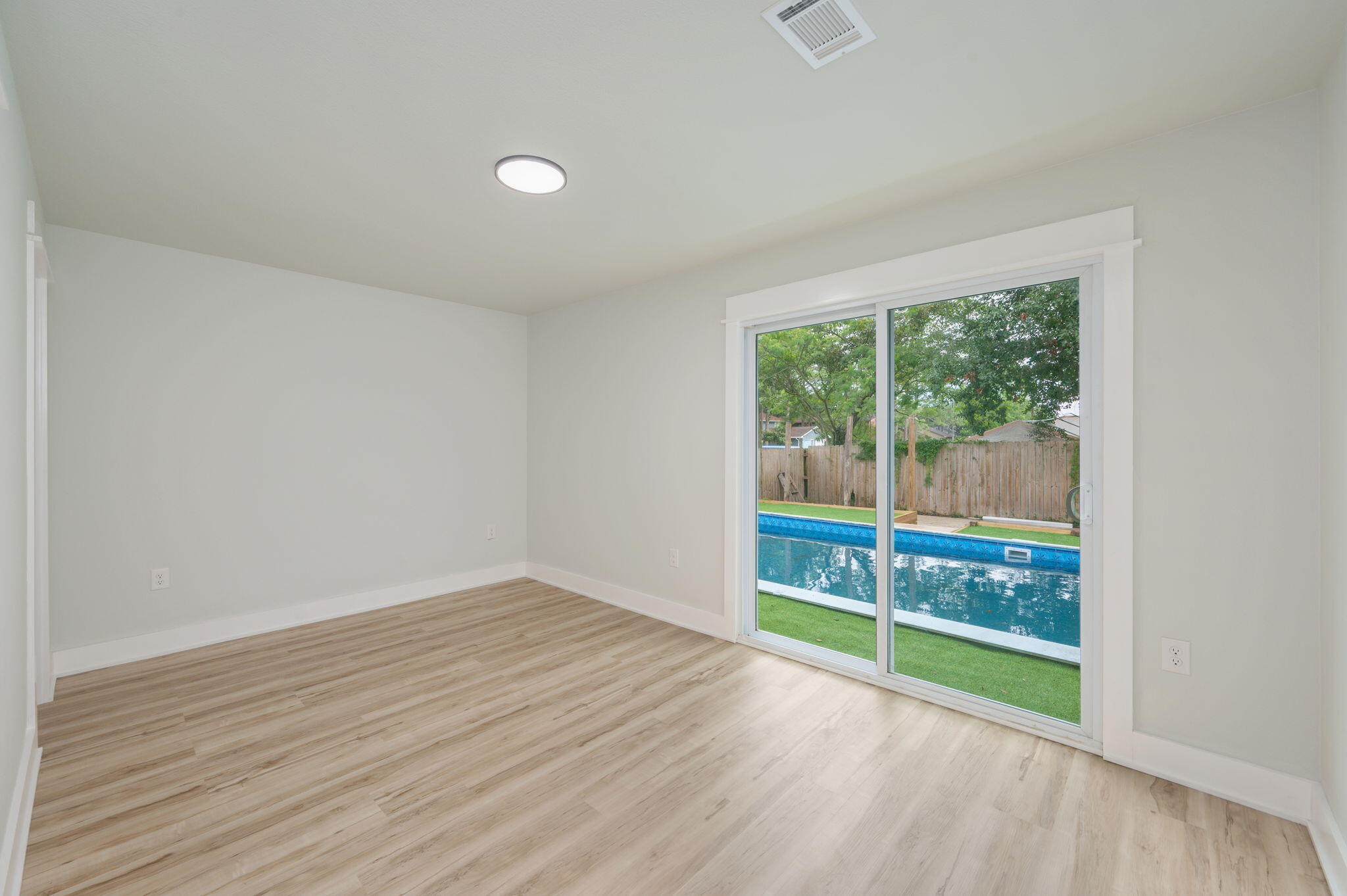 PORT DIXIE S1/2 OF LOTS 12 13, 14-BLK - Residential