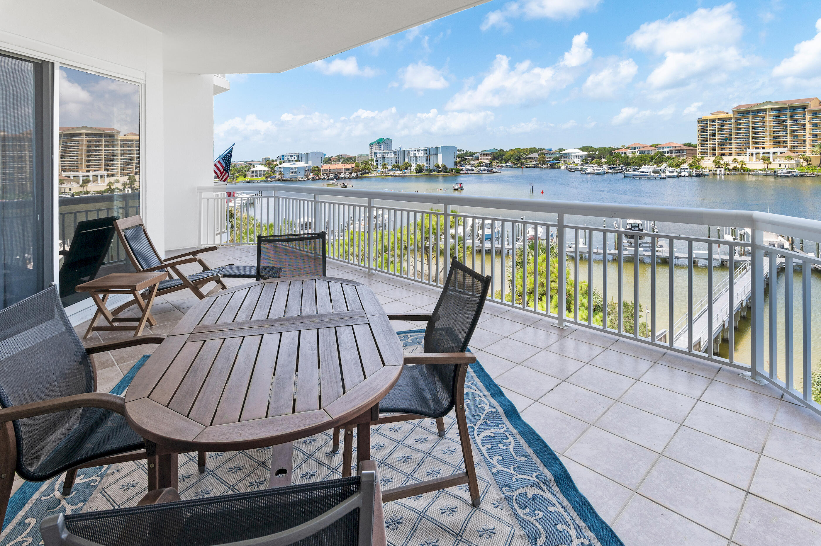 HARBOR LANDING - Residential