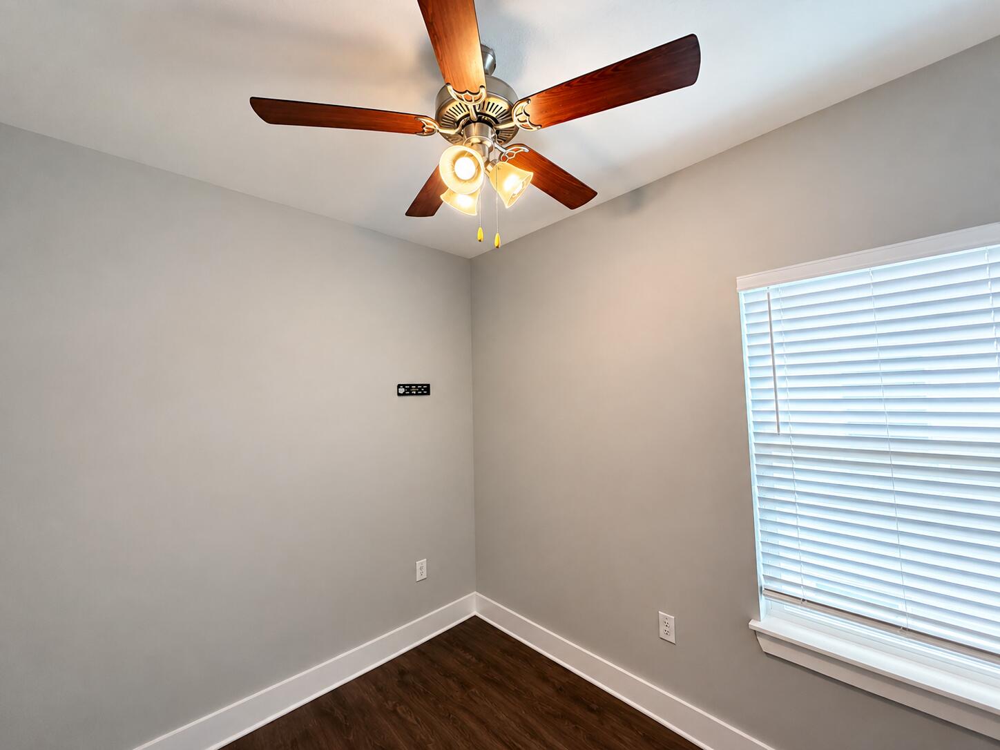 VERANDAS AT FREEPORT - Residential Lease