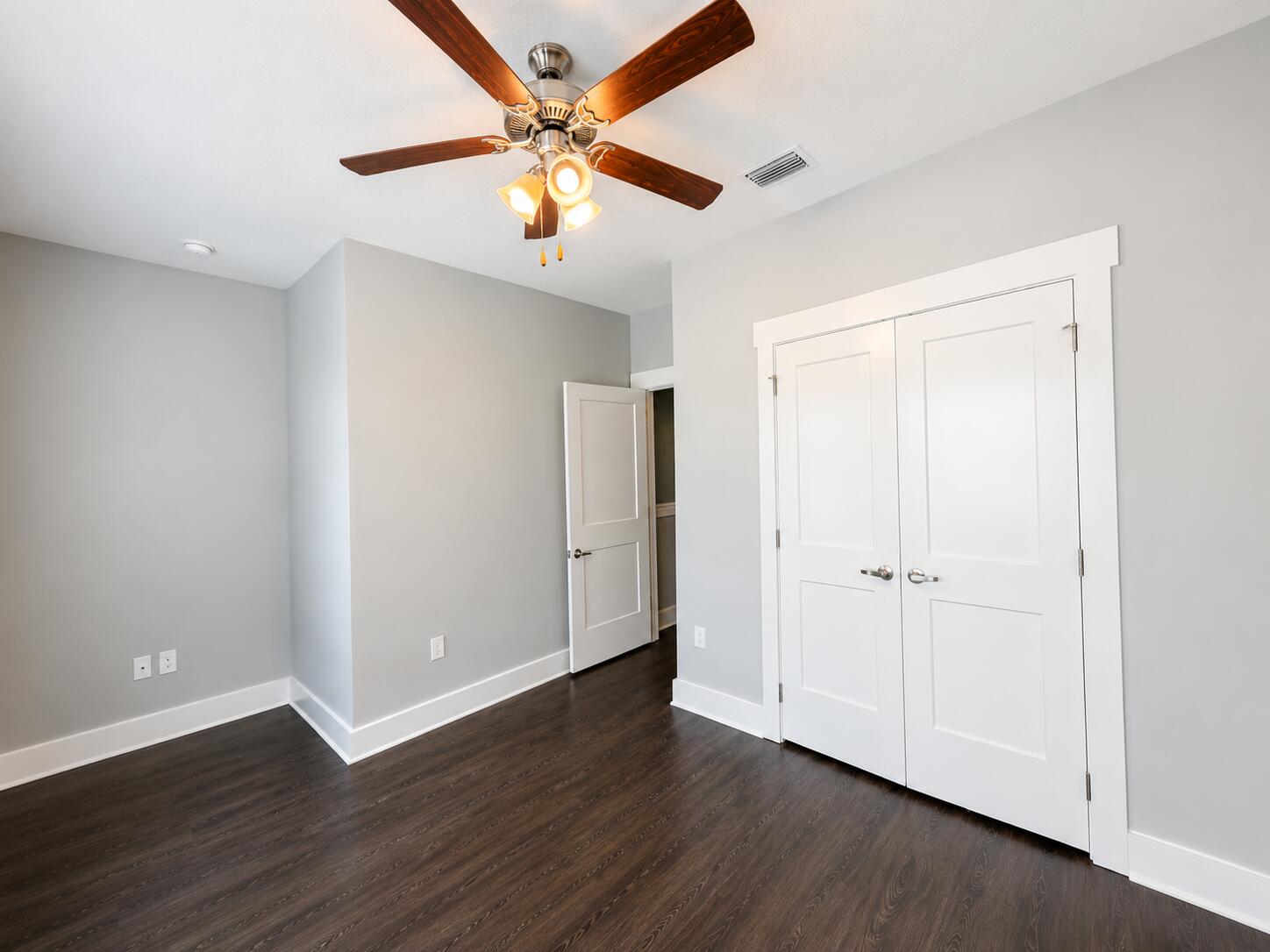 VERANDAS AT FREEPORT - Residential Lease