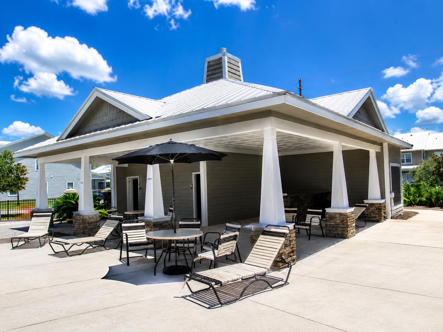 VERANDAS AT FREEPORT - Residential Lease
