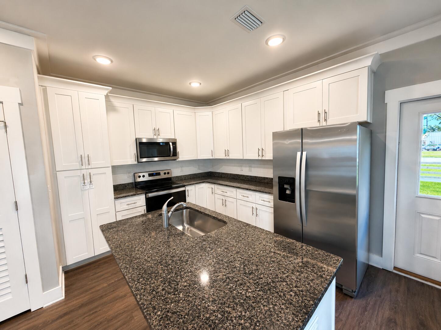 VERANDAS AT FREEPORT - Residential Lease