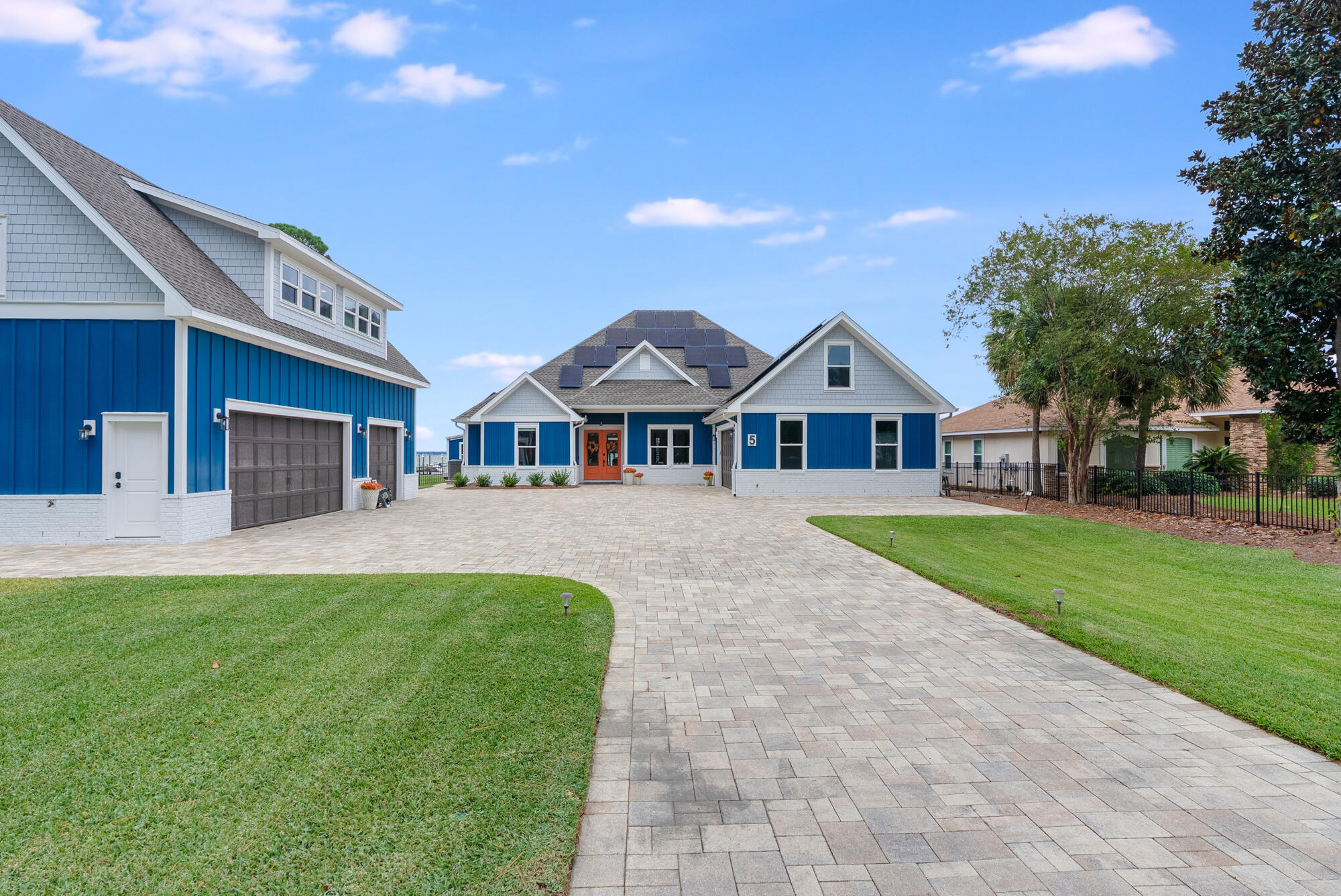 FLAMINGO BEACH - Residential