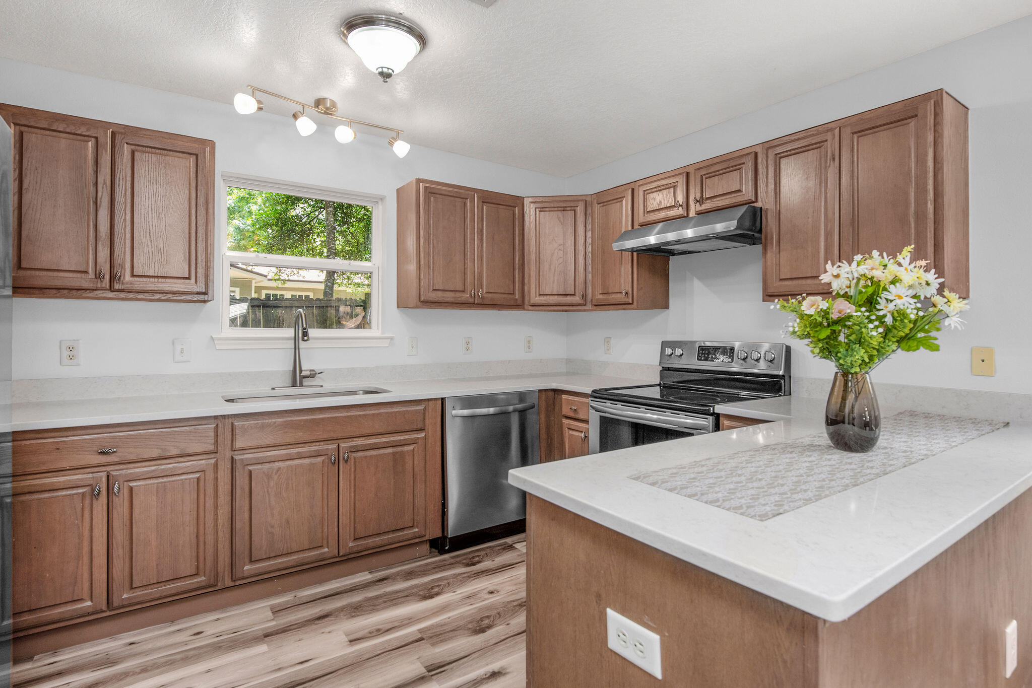 MORRIS ADDN TO CRESTVIEW - Residential
