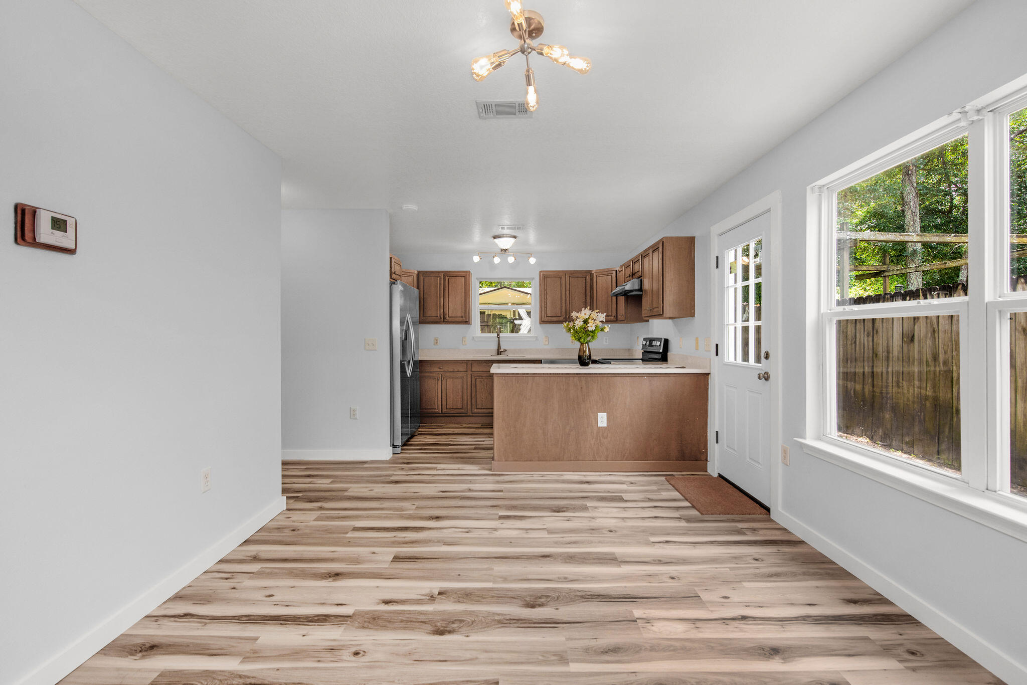 MORRIS ADDN TO CRESTVIEW - Residential