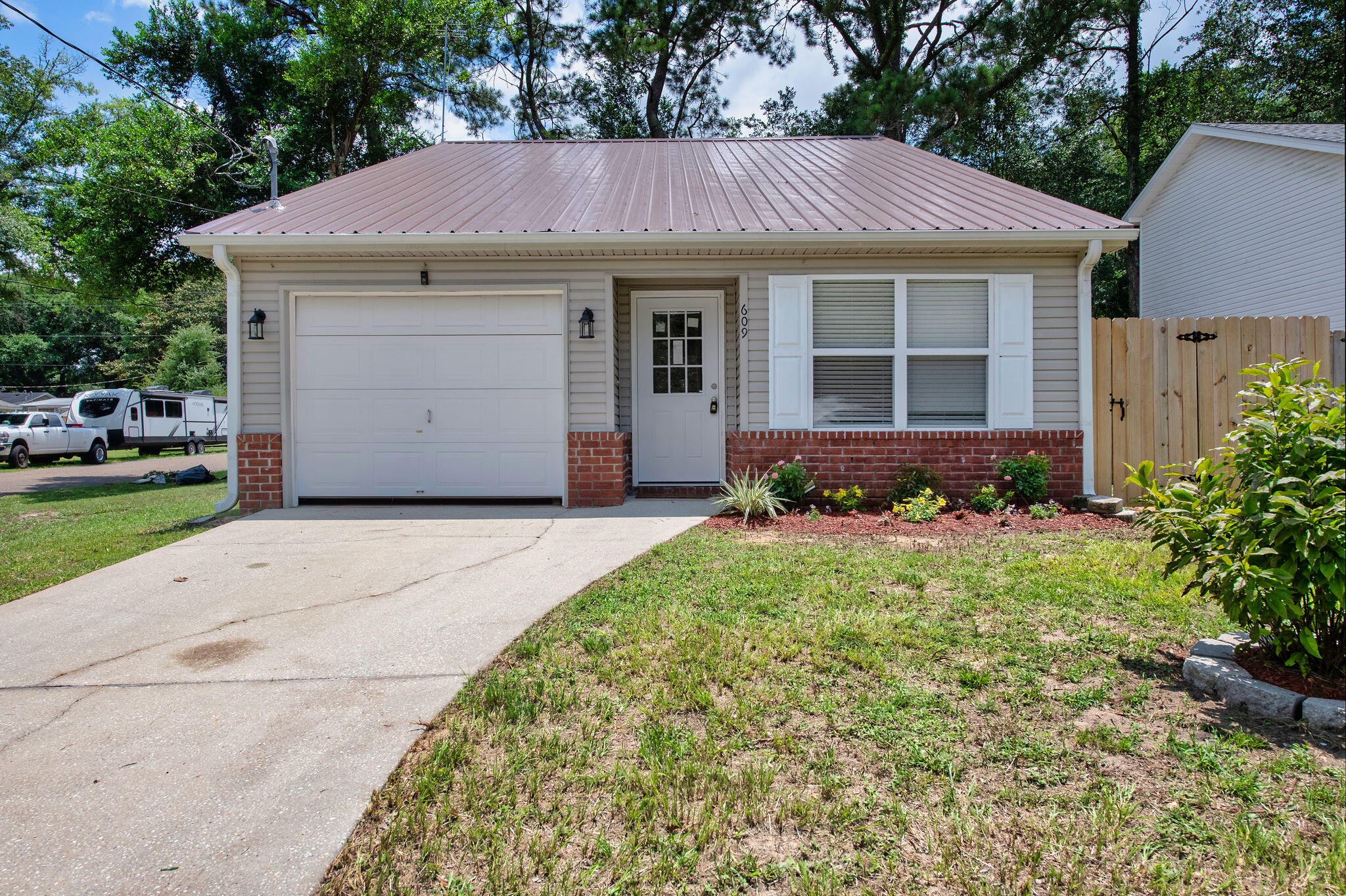 MORRIS ADDN TO CRESTVIEW - Residential