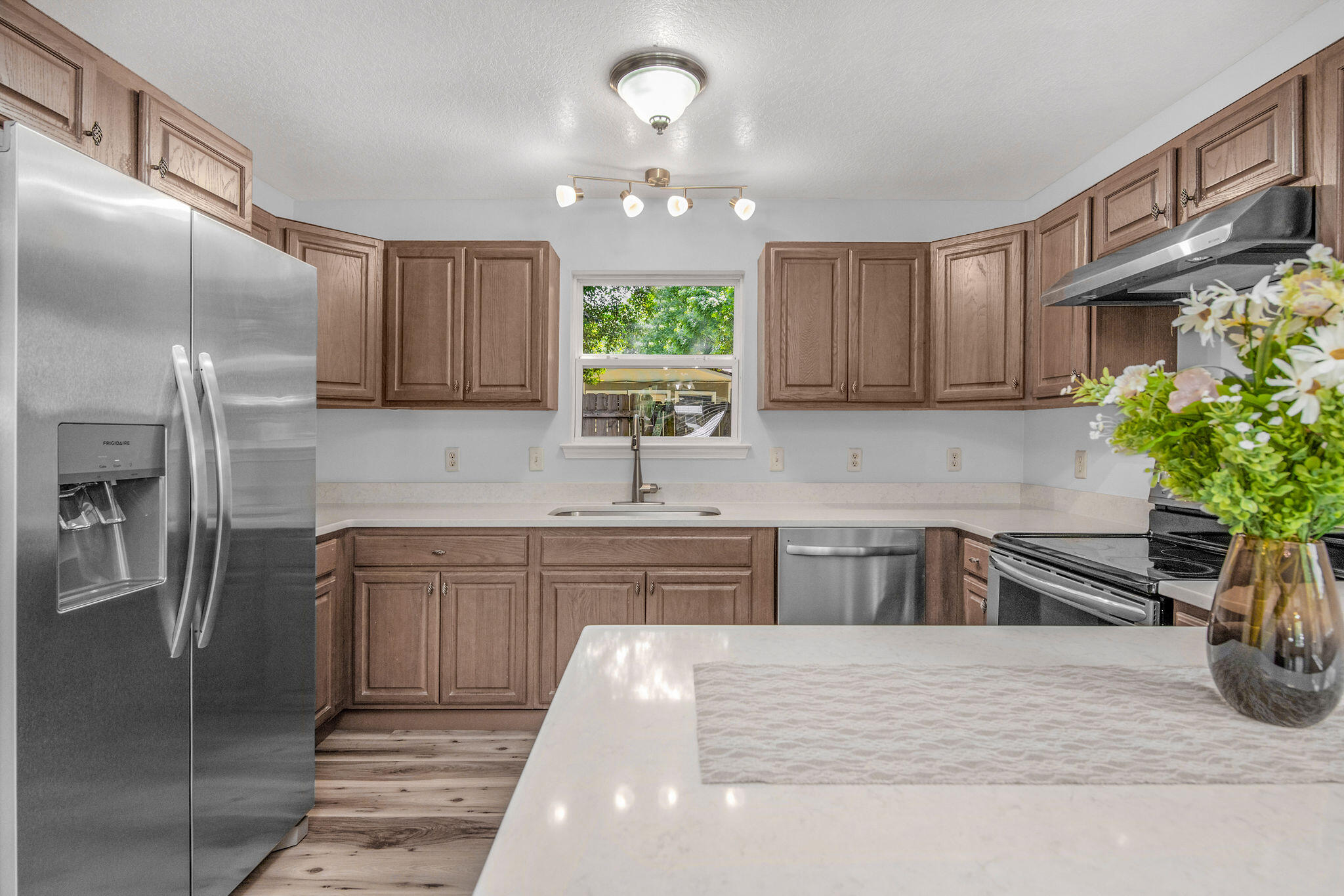 MORRIS ADDN TO CRESTVIEW - Residential