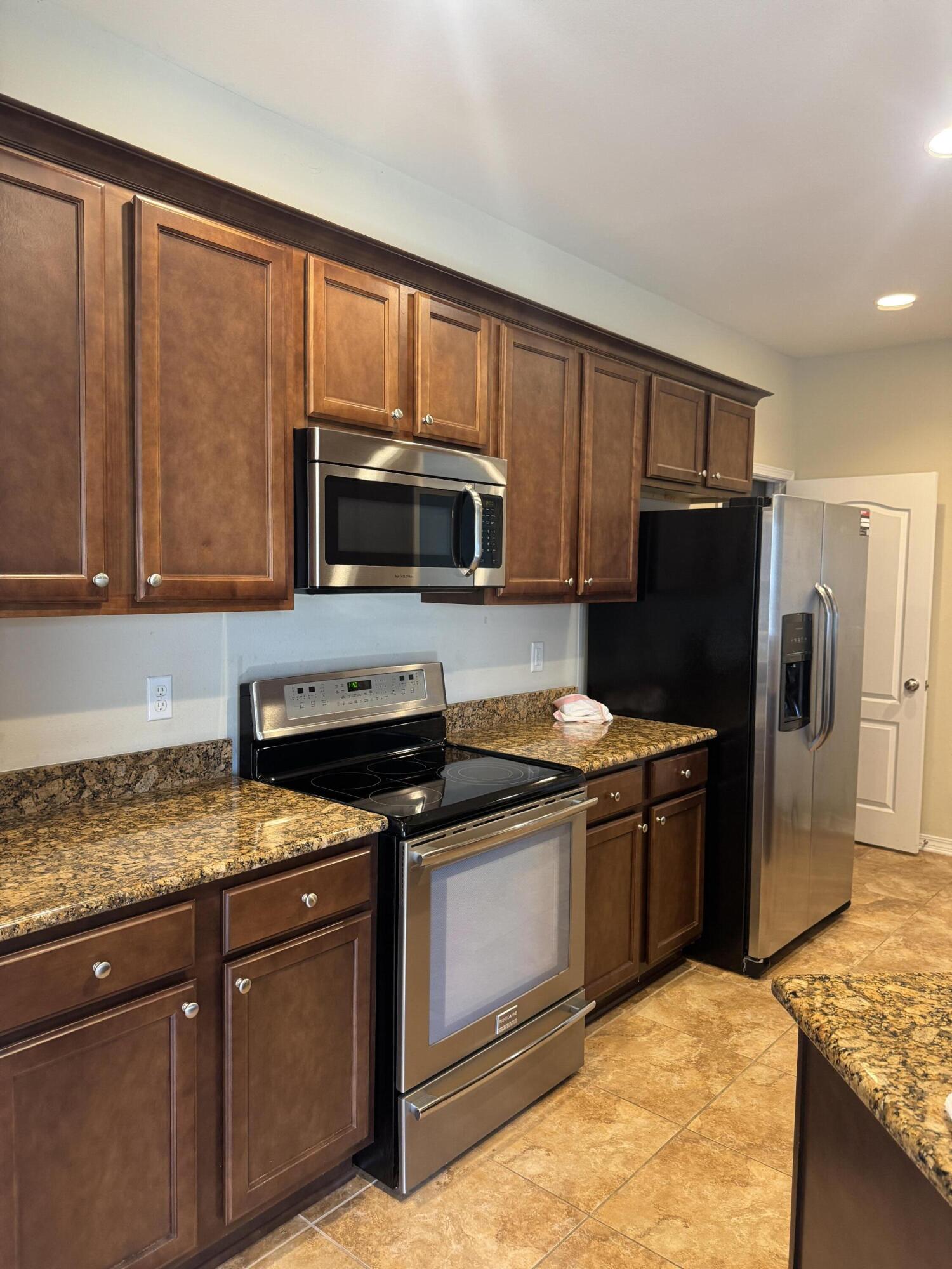 HERITAGE MANOR - Residential Lease