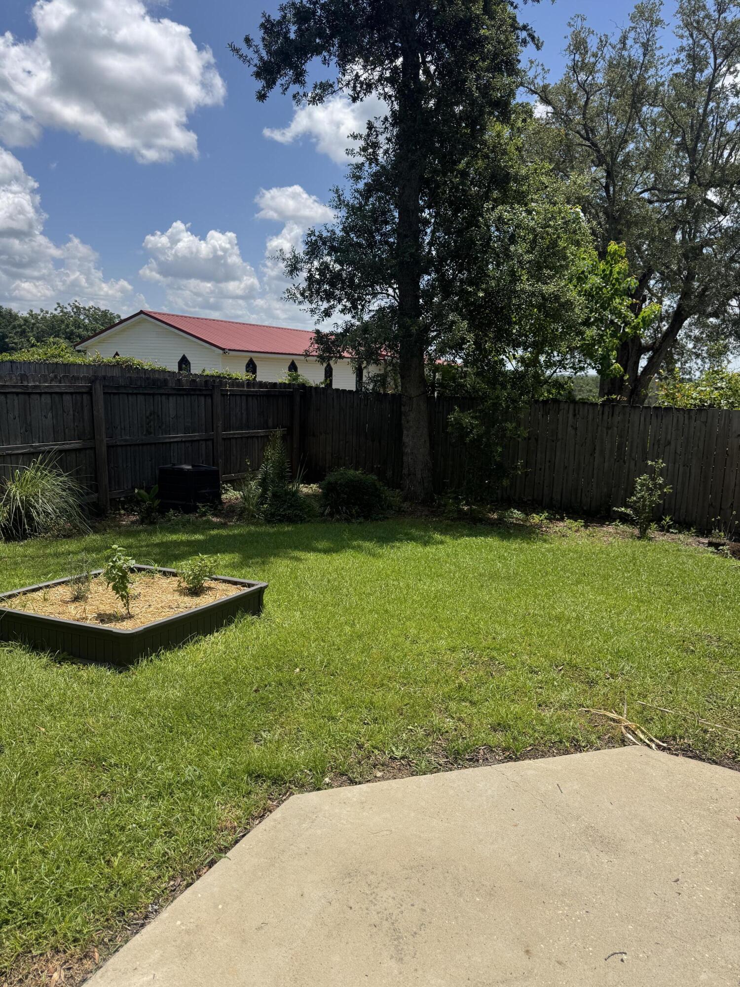 HERITAGE MANOR - Residential Lease