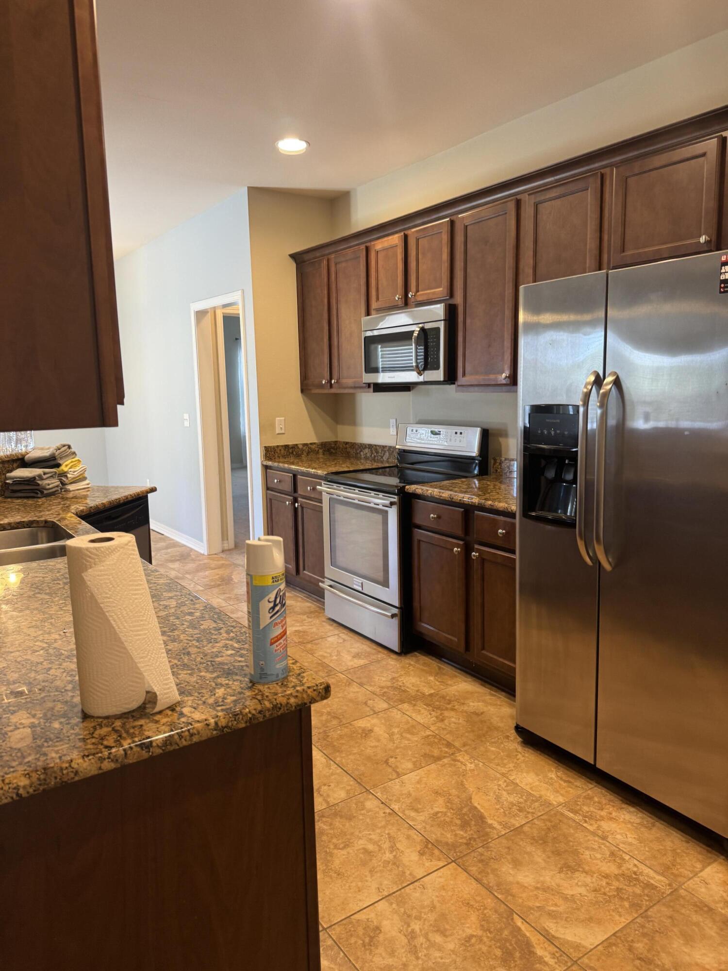 HERITAGE MANOR - Residential Lease