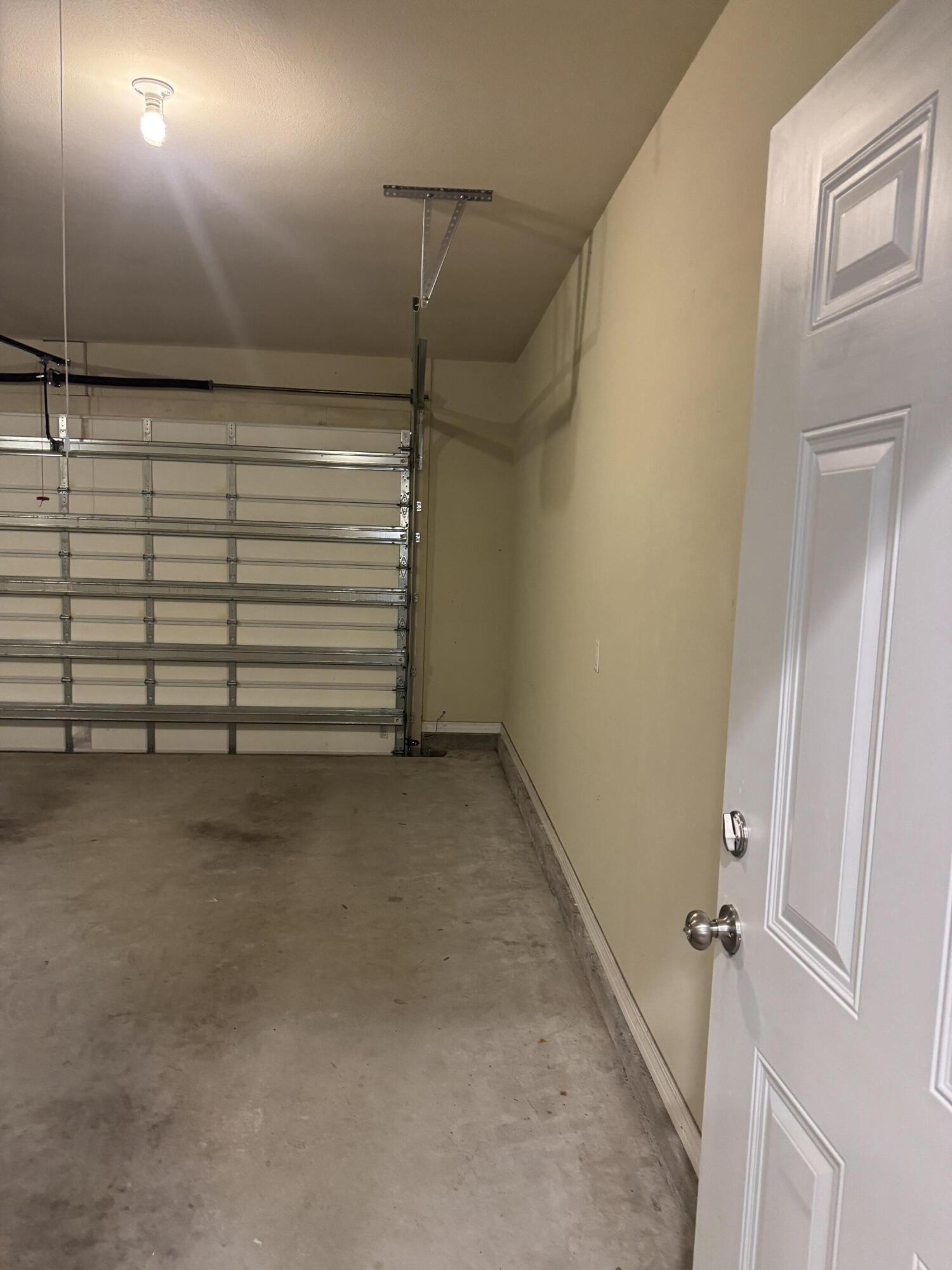 HERITAGE MANOR - Residential Lease