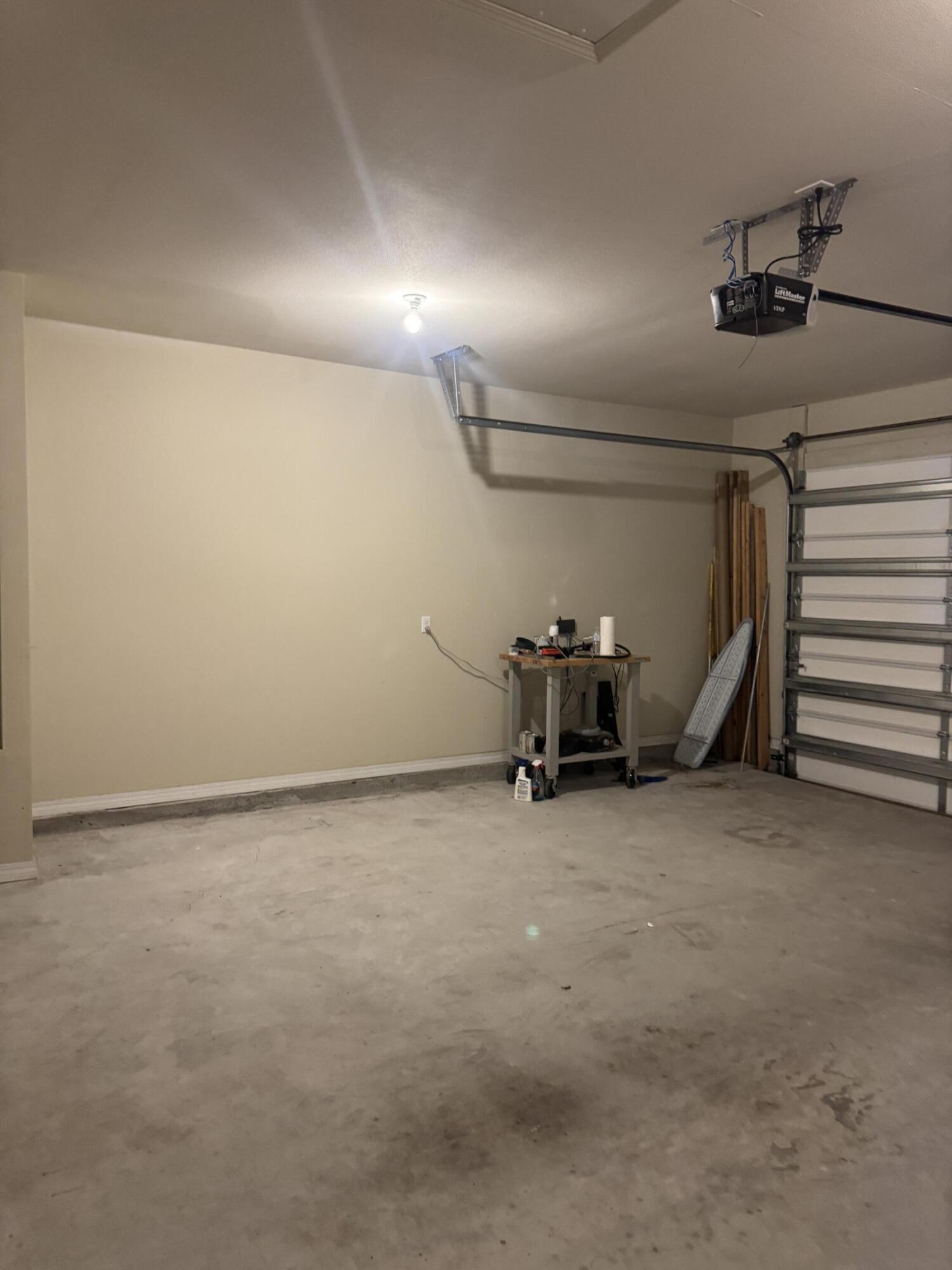 HERITAGE MANOR - Residential Lease