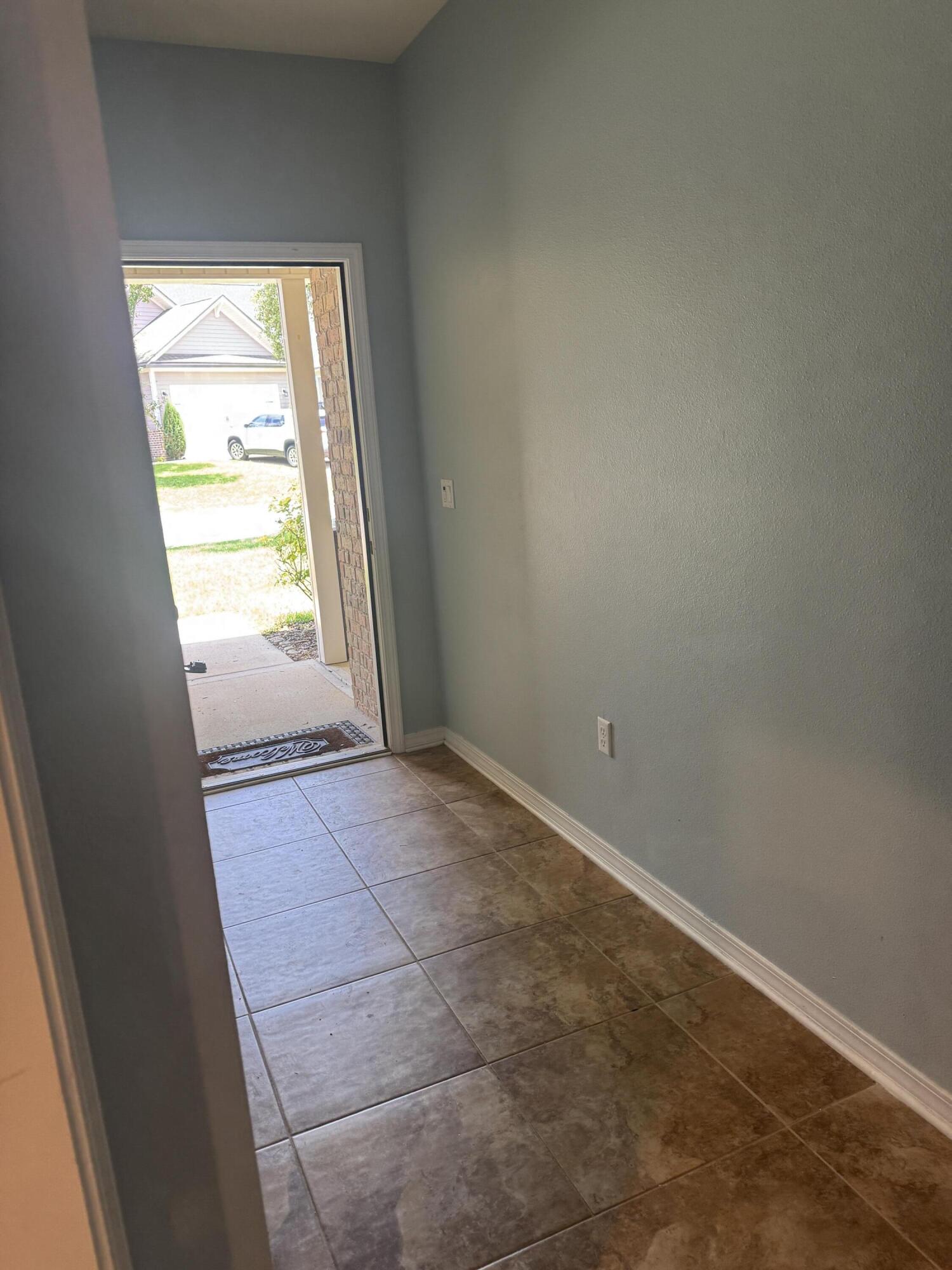 HERITAGE MANOR - Residential Lease