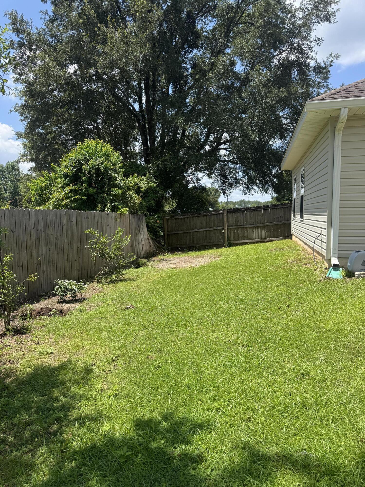 HERITAGE MANOR - Residential Lease
