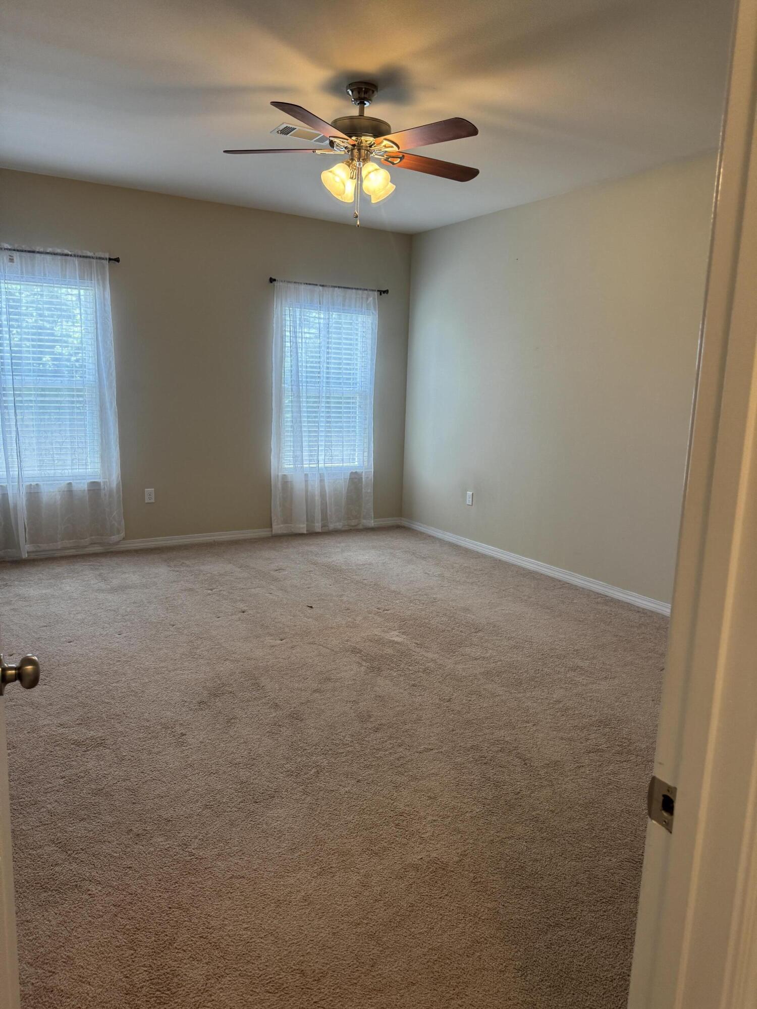 HERITAGE MANOR - Residential Lease