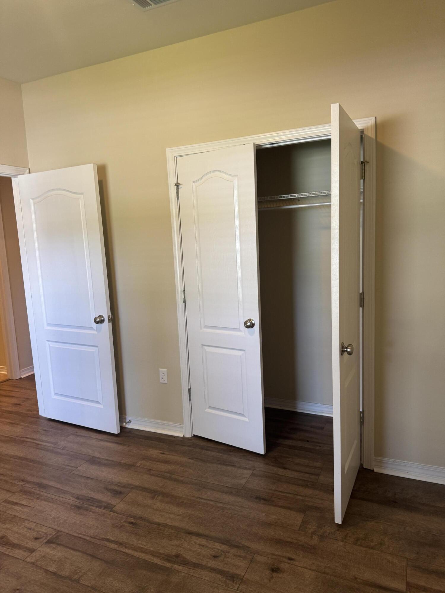 HERITAGE MANOR - Residential Lease