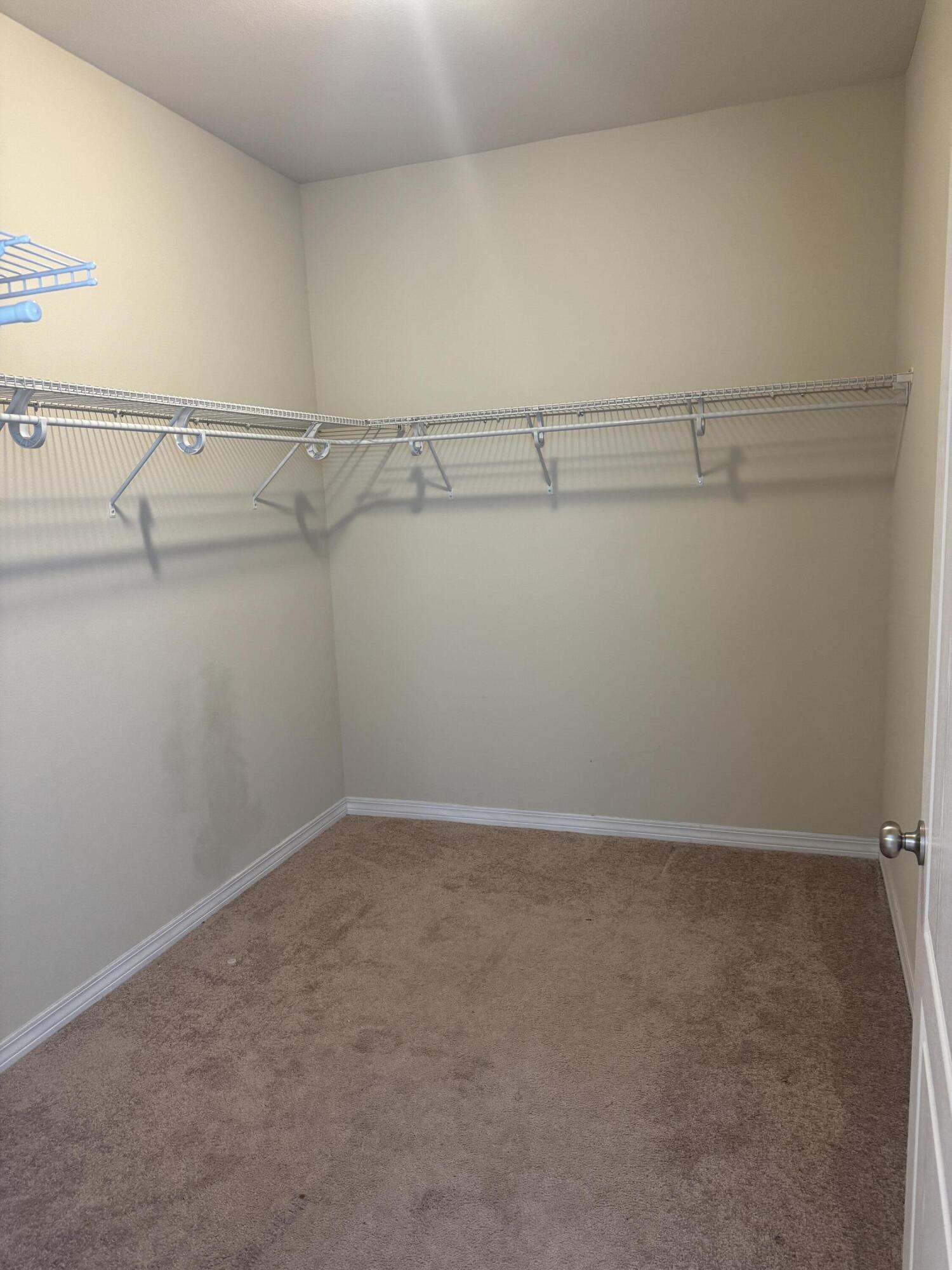 HERITAGE MANOR - Residential Lease
