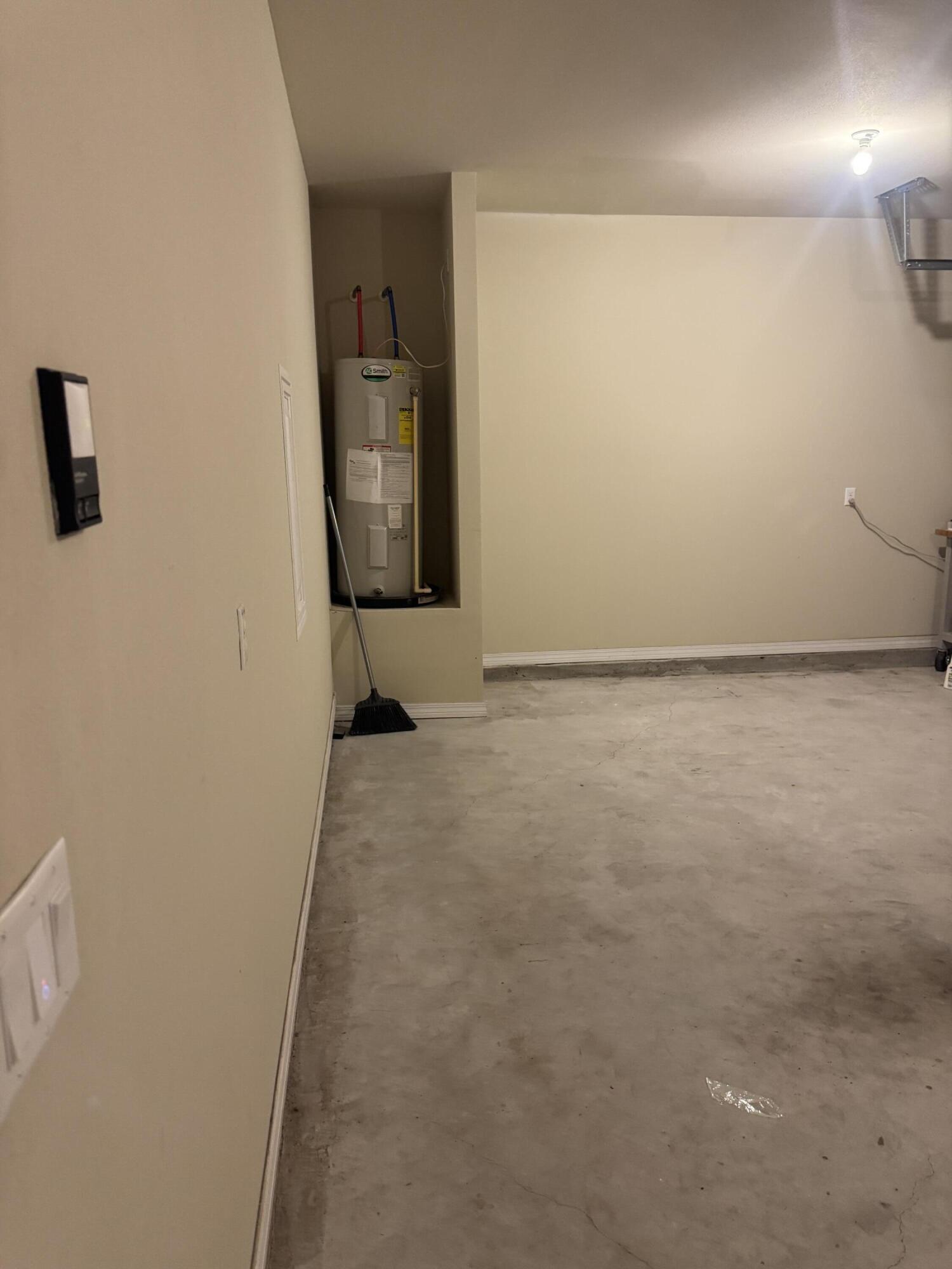 HERITAGE MANOR - Residential Lease