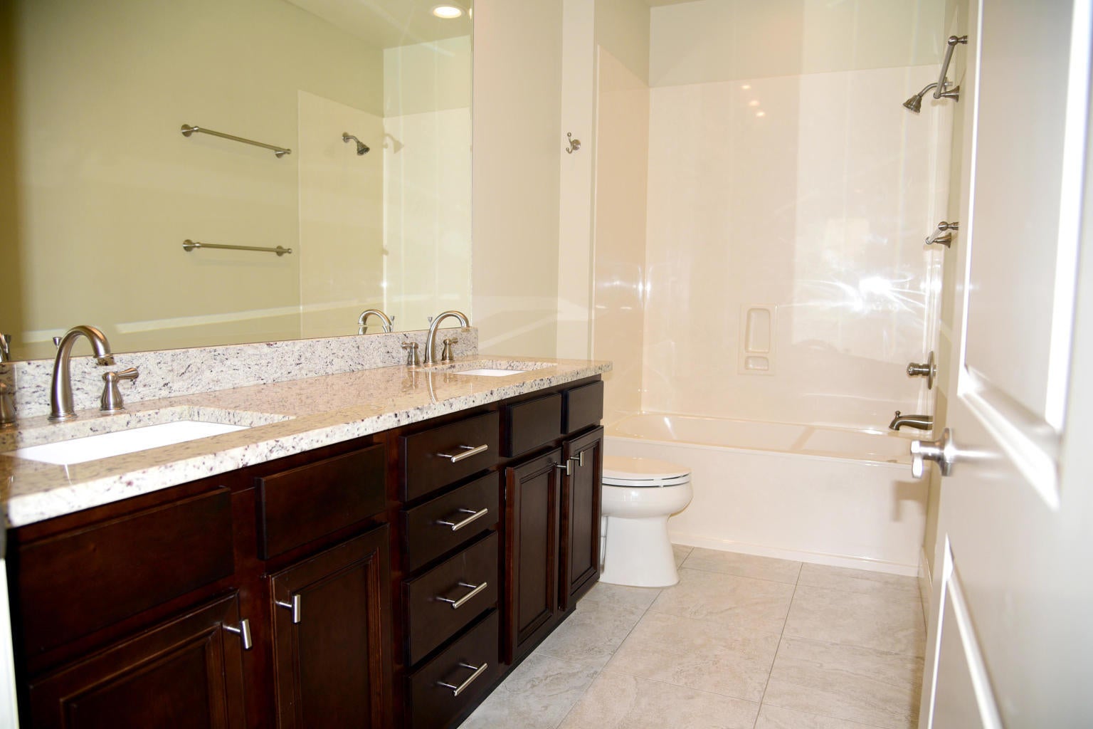 MAGNOLIA WOODS - Residential Lease
