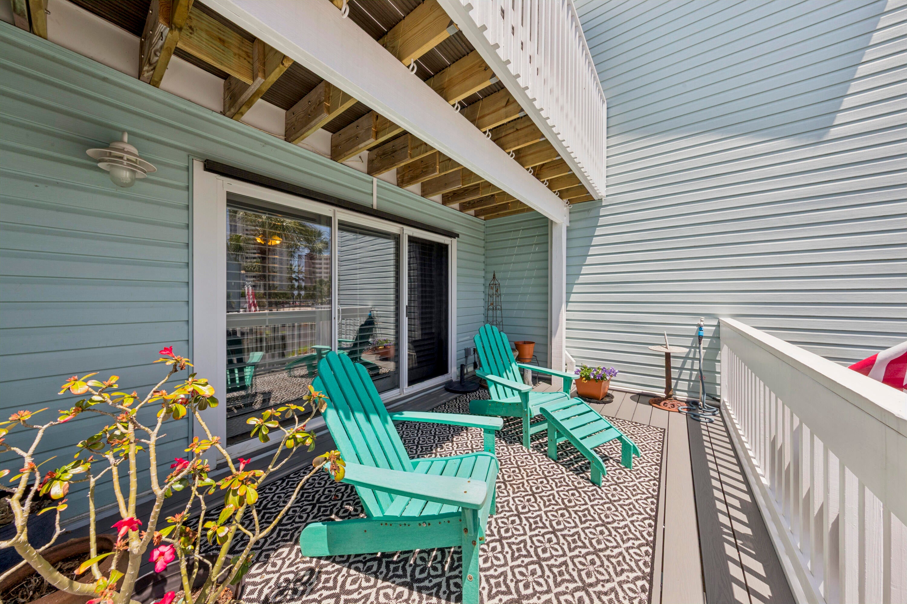 SANDCASTLE BEACH HOMES - Residential