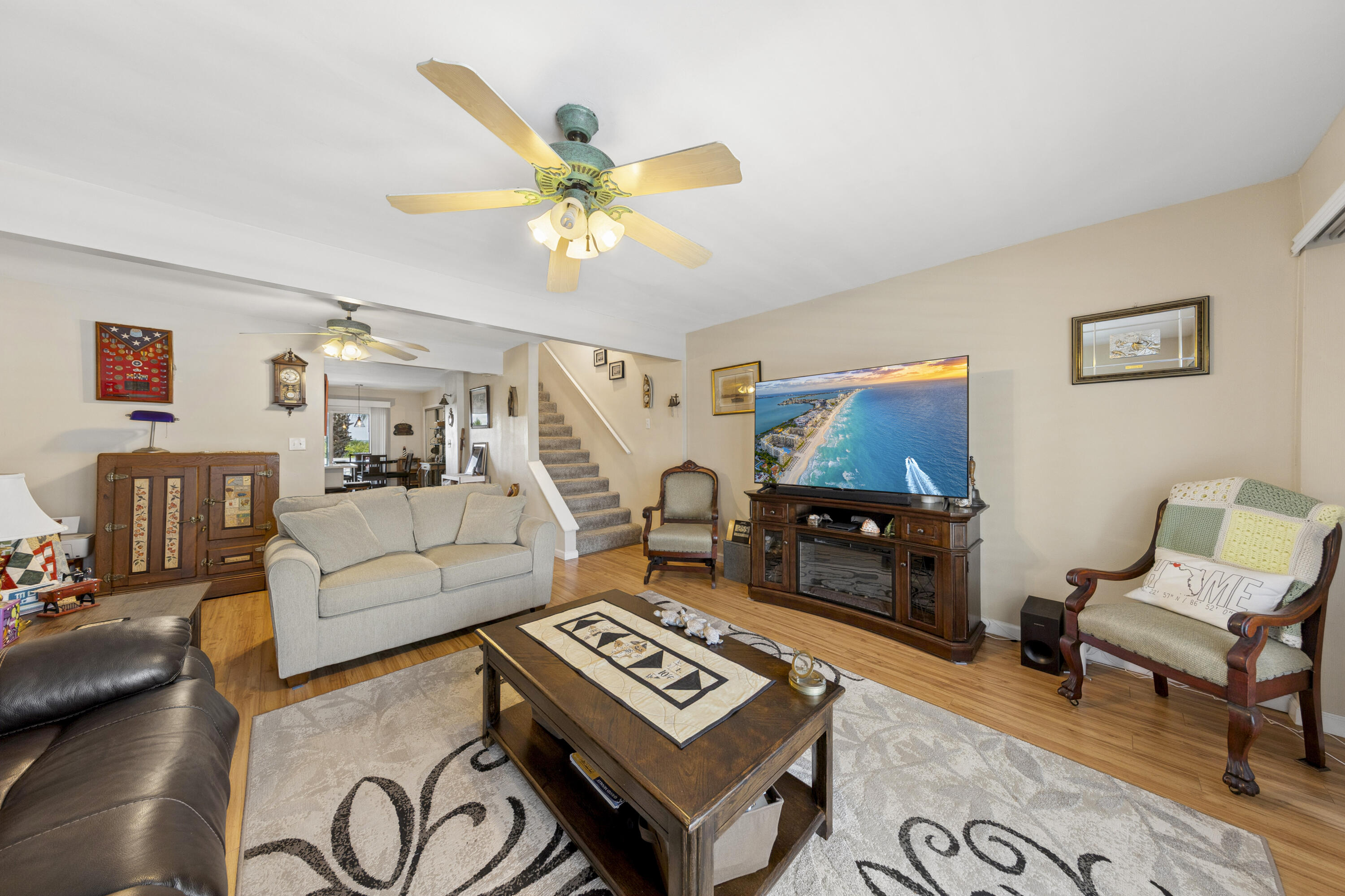 SANDCASTLE BEACH HOMES - Residential