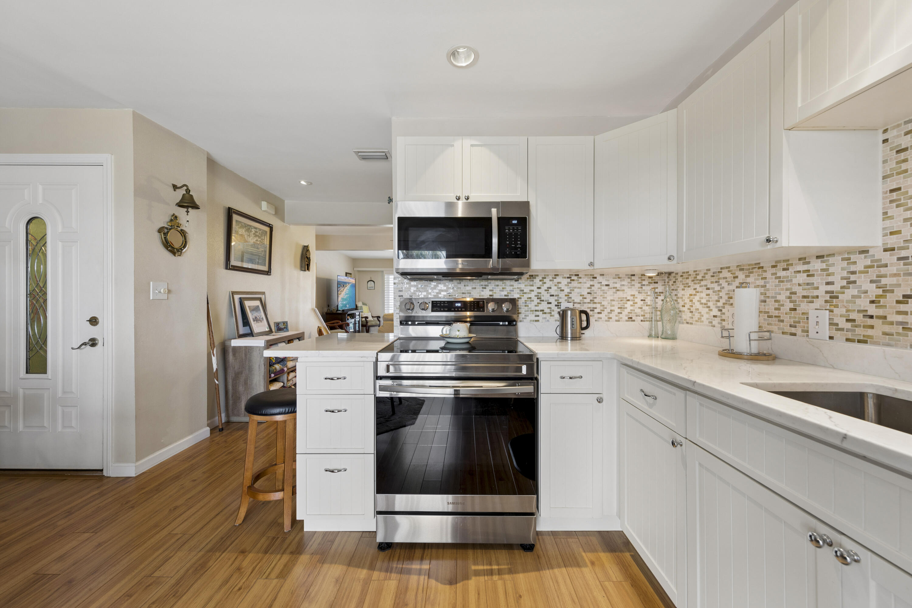 SANDCASTLE BEACH HOMES - Residential