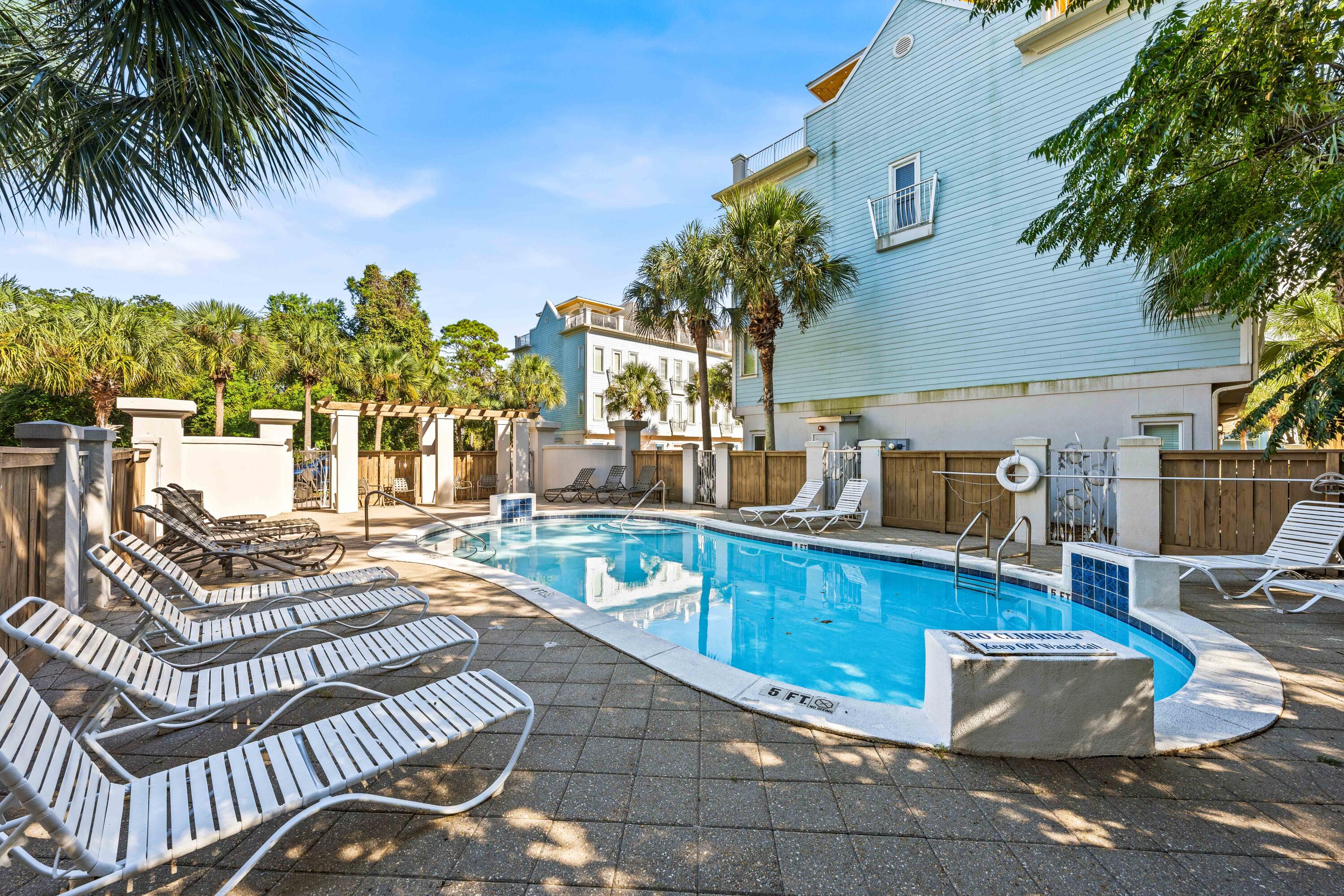 SUMMER PLACE - Residential