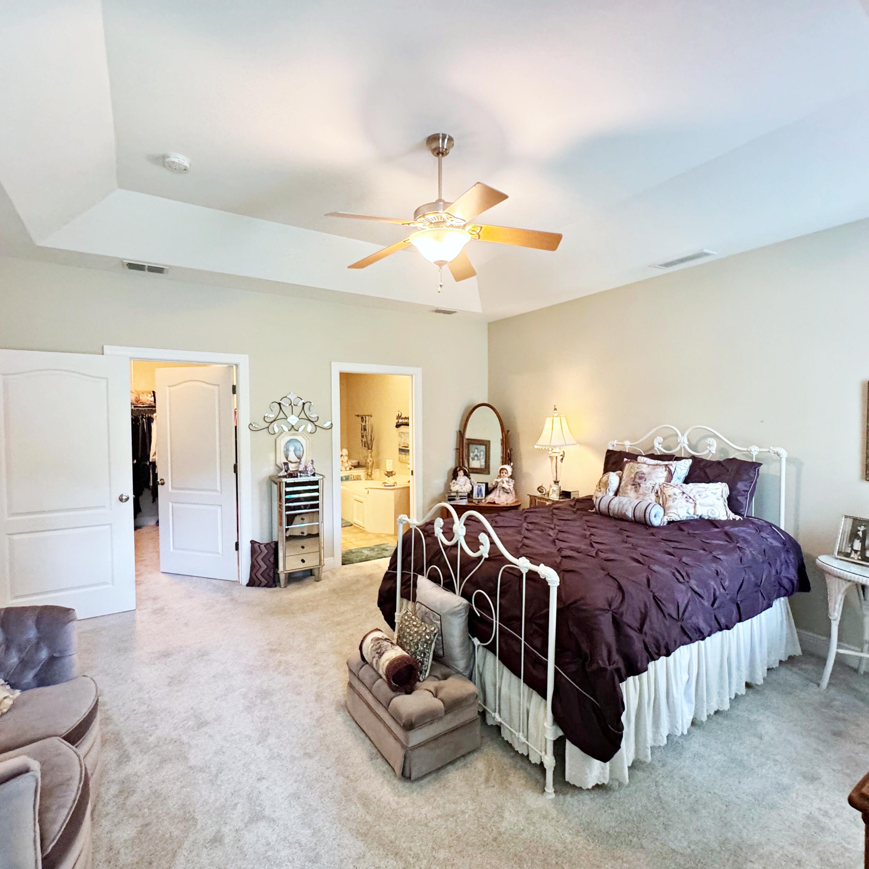 DIAMOND LAKES - Residential