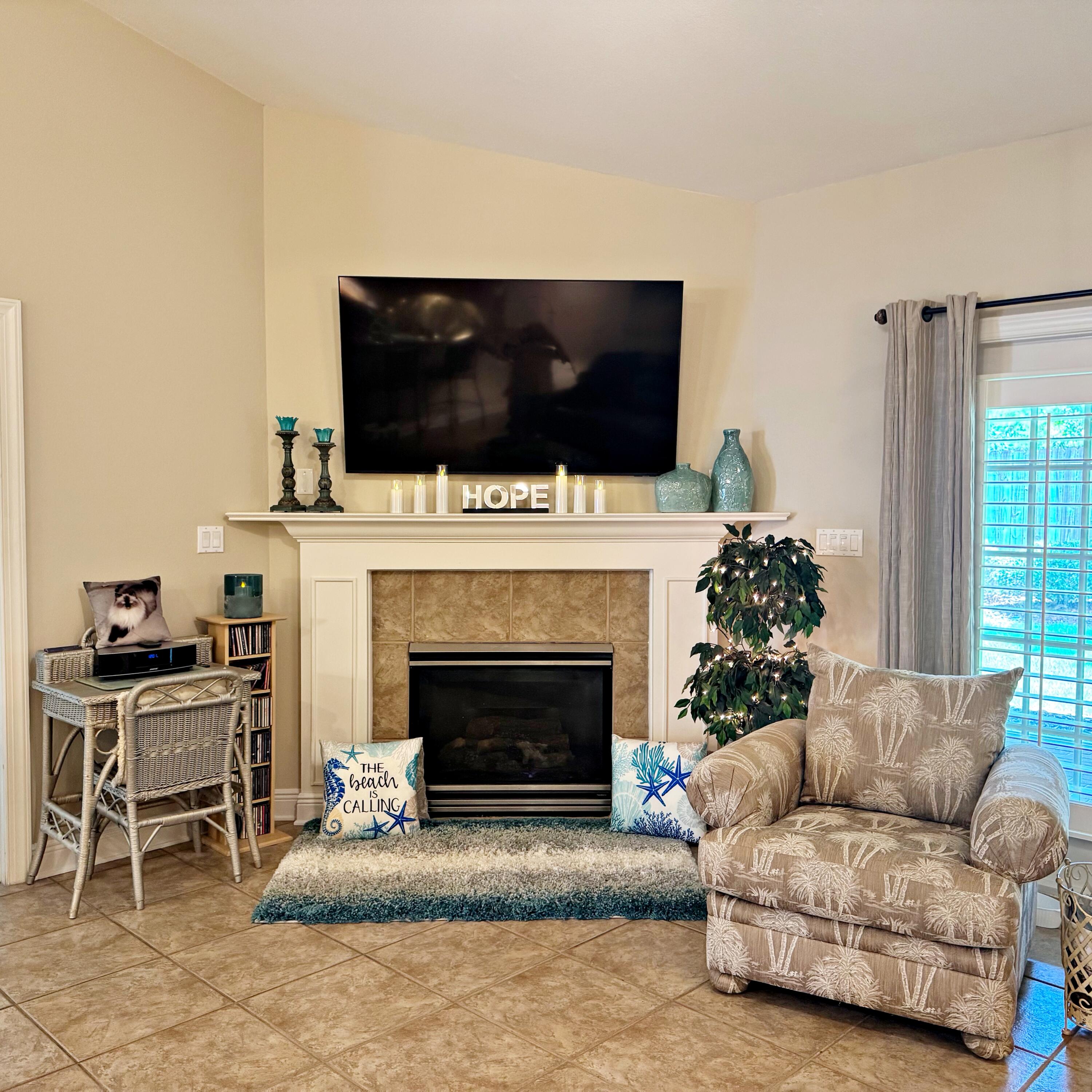 DIAMOND LAKES - Residential