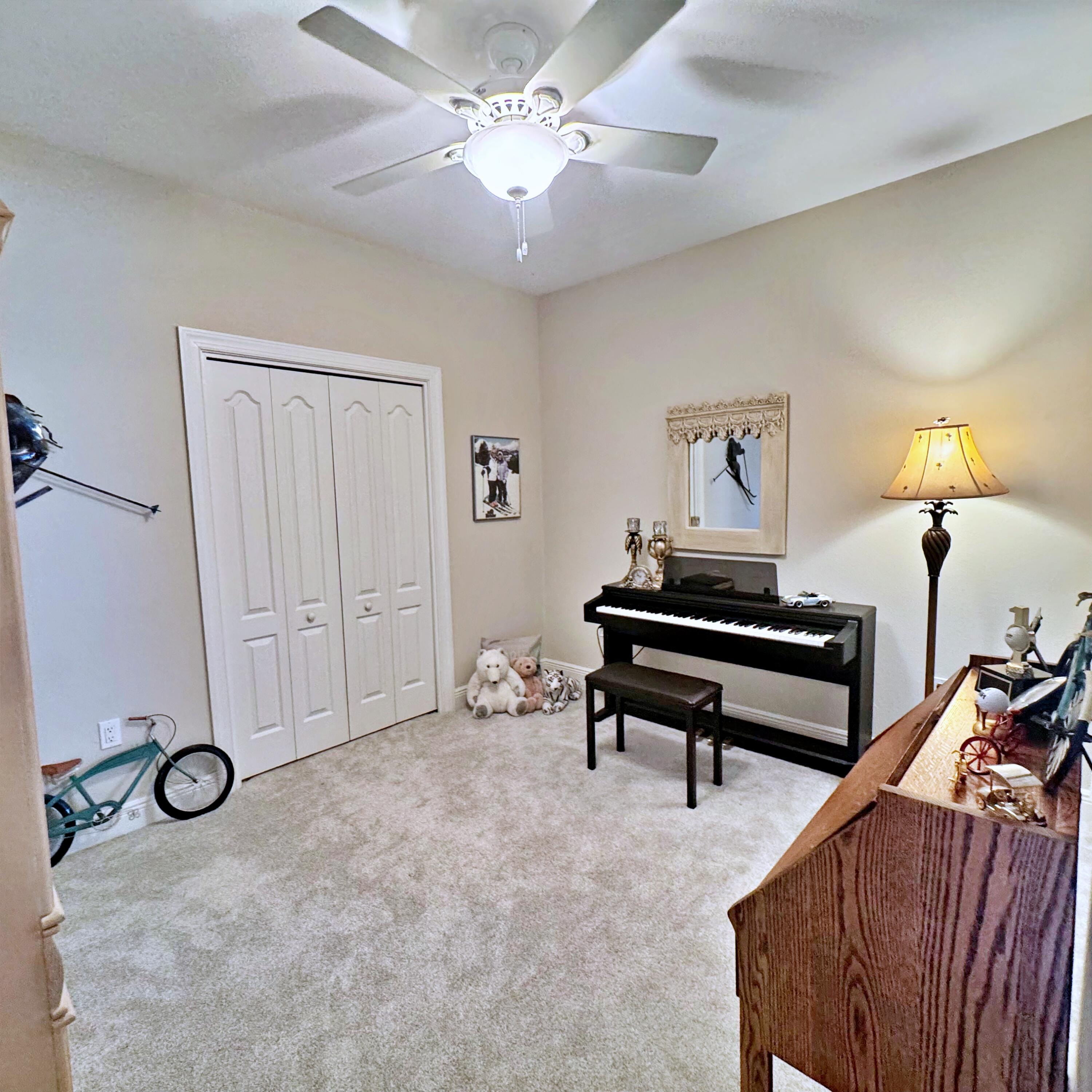 DIAMOND LAKES - Residential