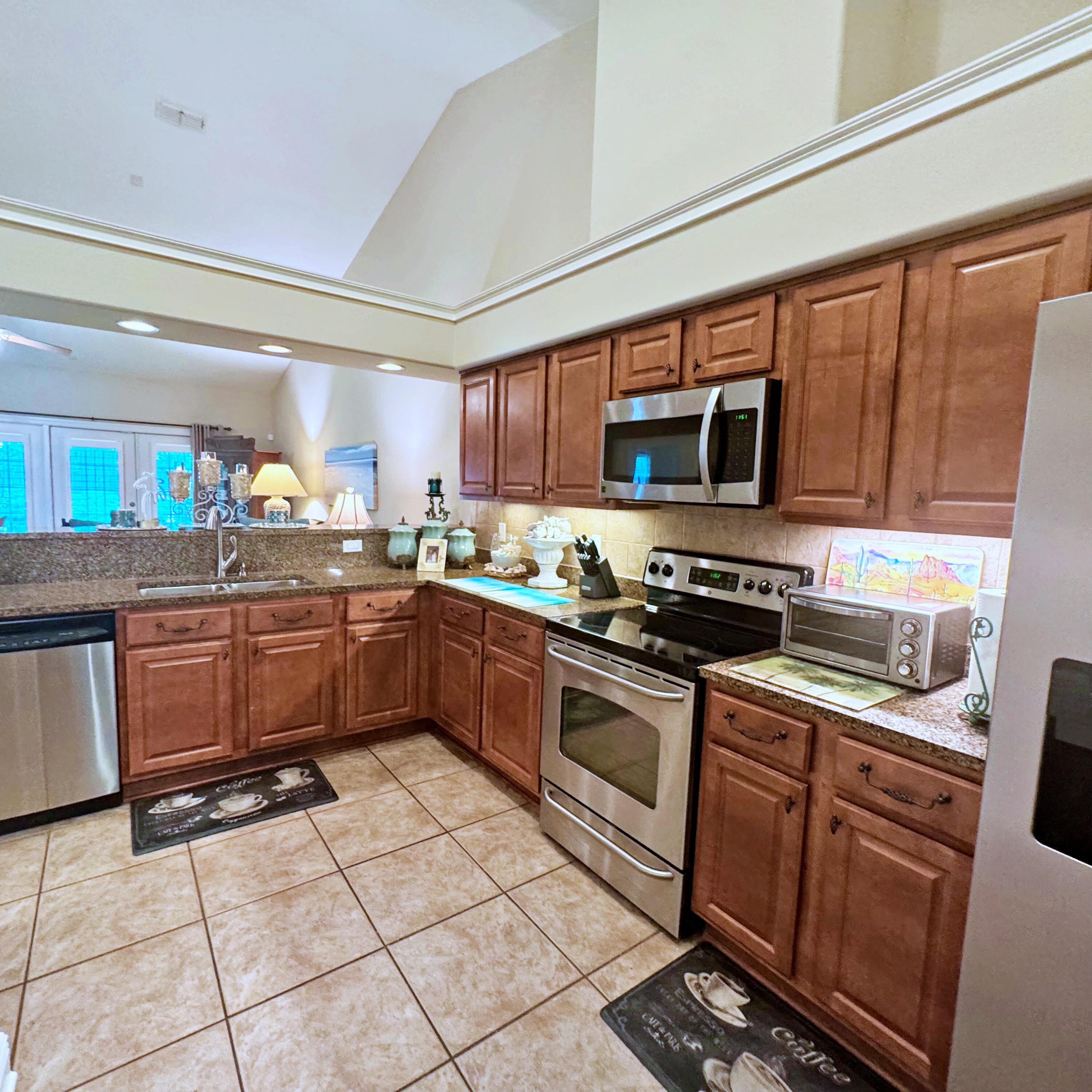 DIAMOND LAKES - Residential
