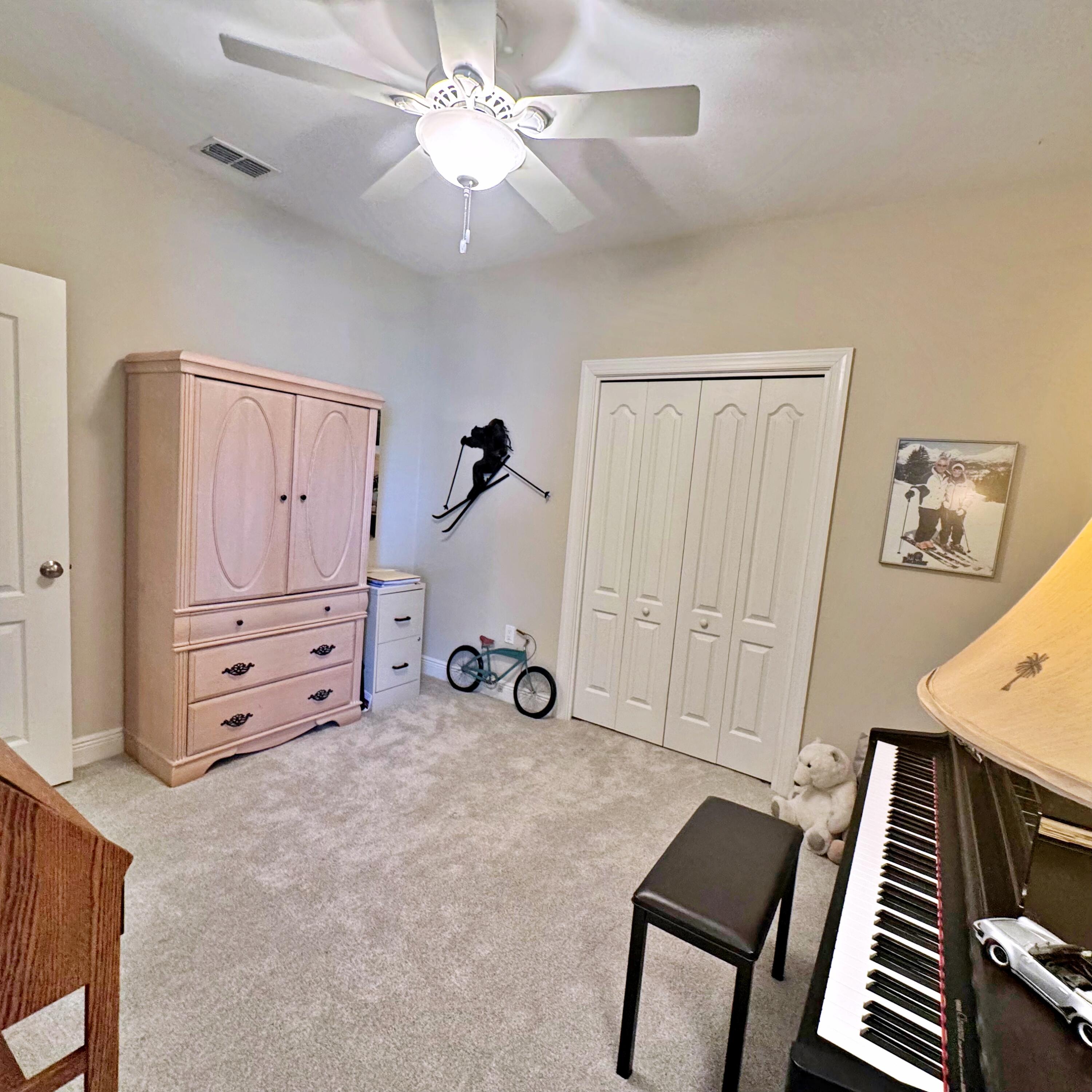 DIAMOND LAKES - Residential