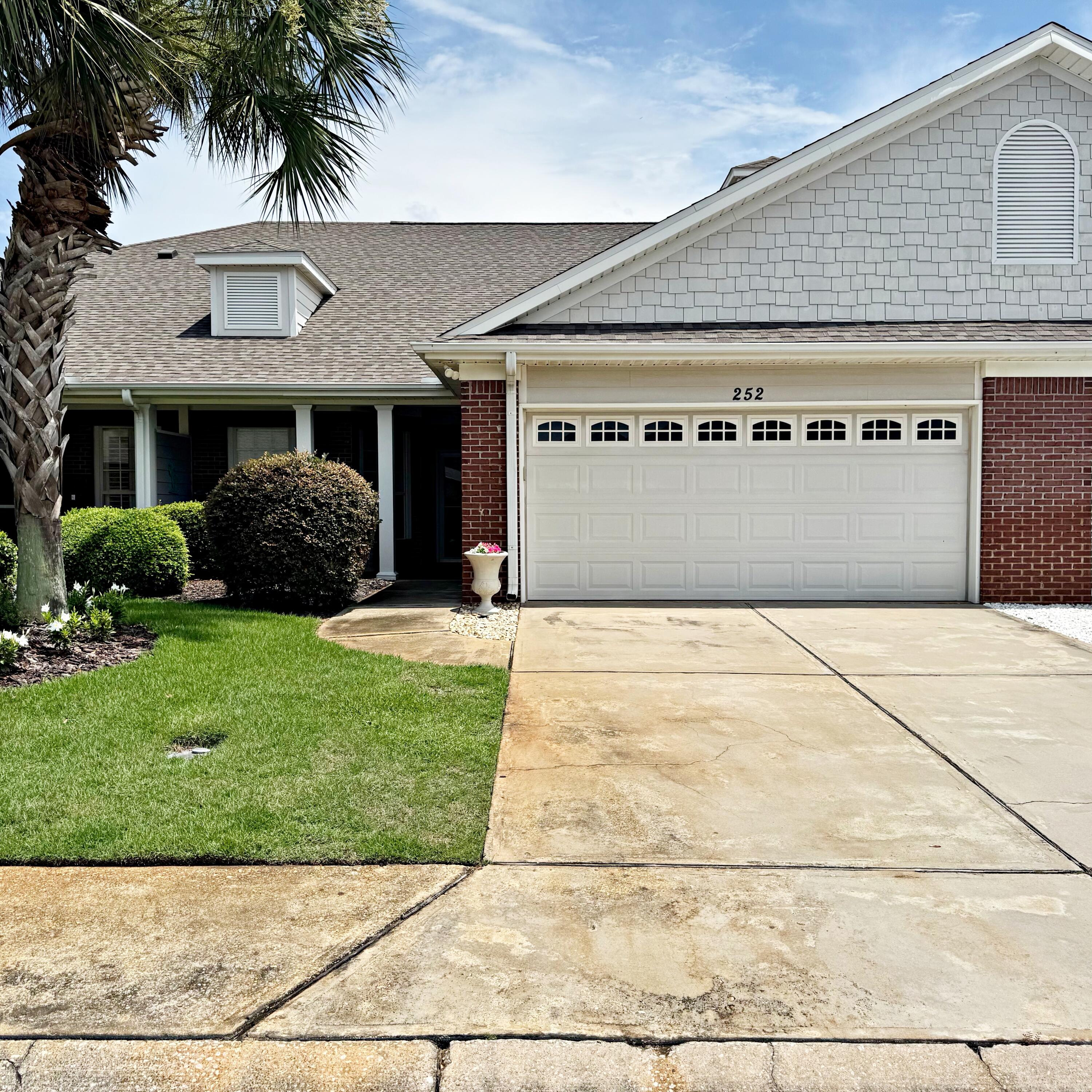 DIAMOND LAKES - Residential
